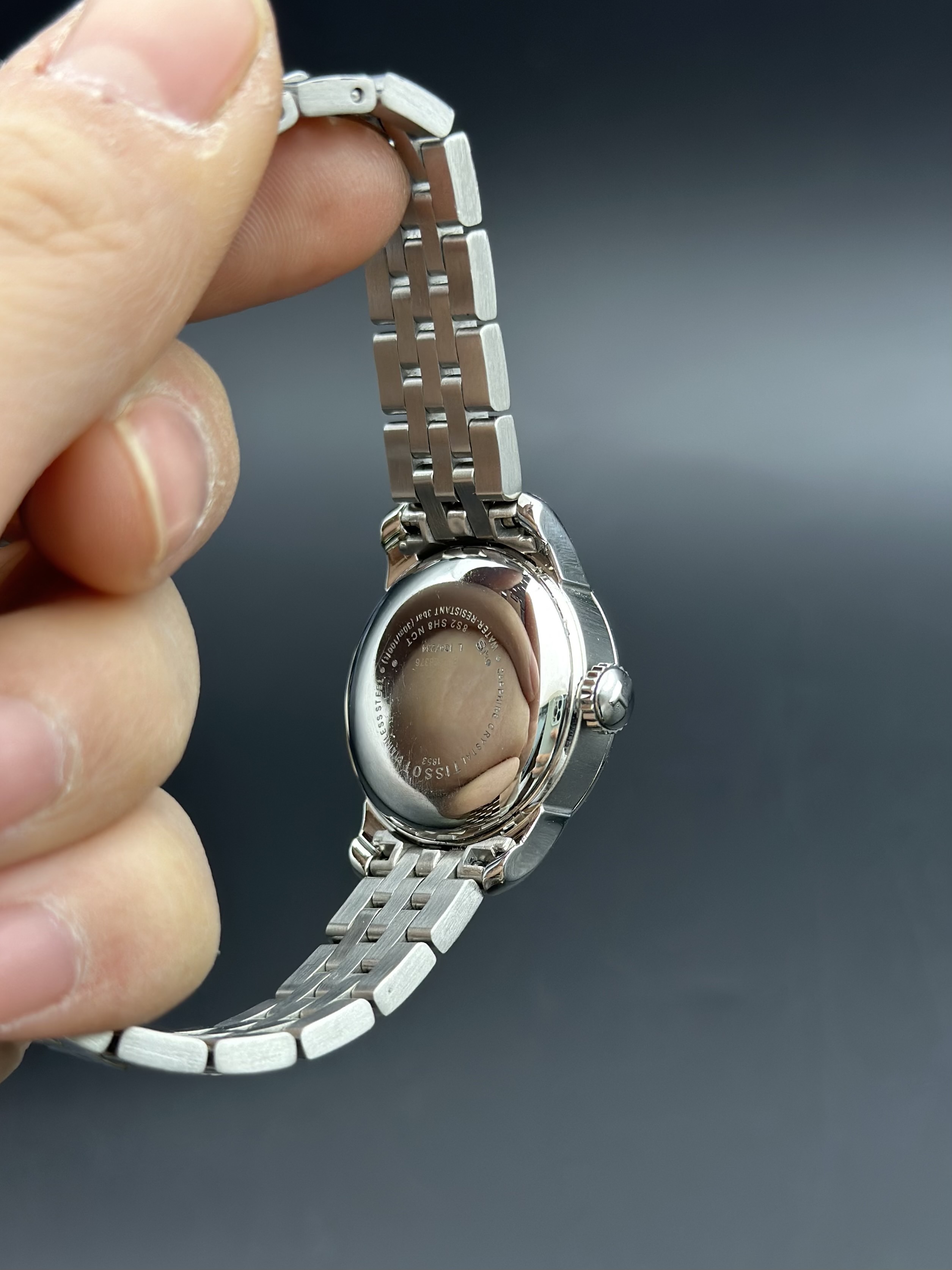 Tissot T41.1.183.53 detail 4