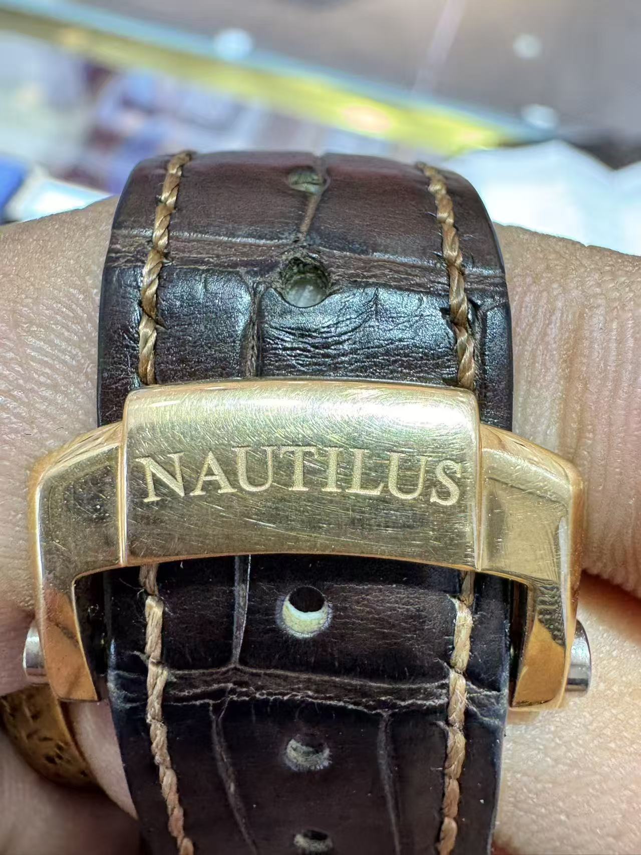 Patek Philippe 5712GR-001 detail 1