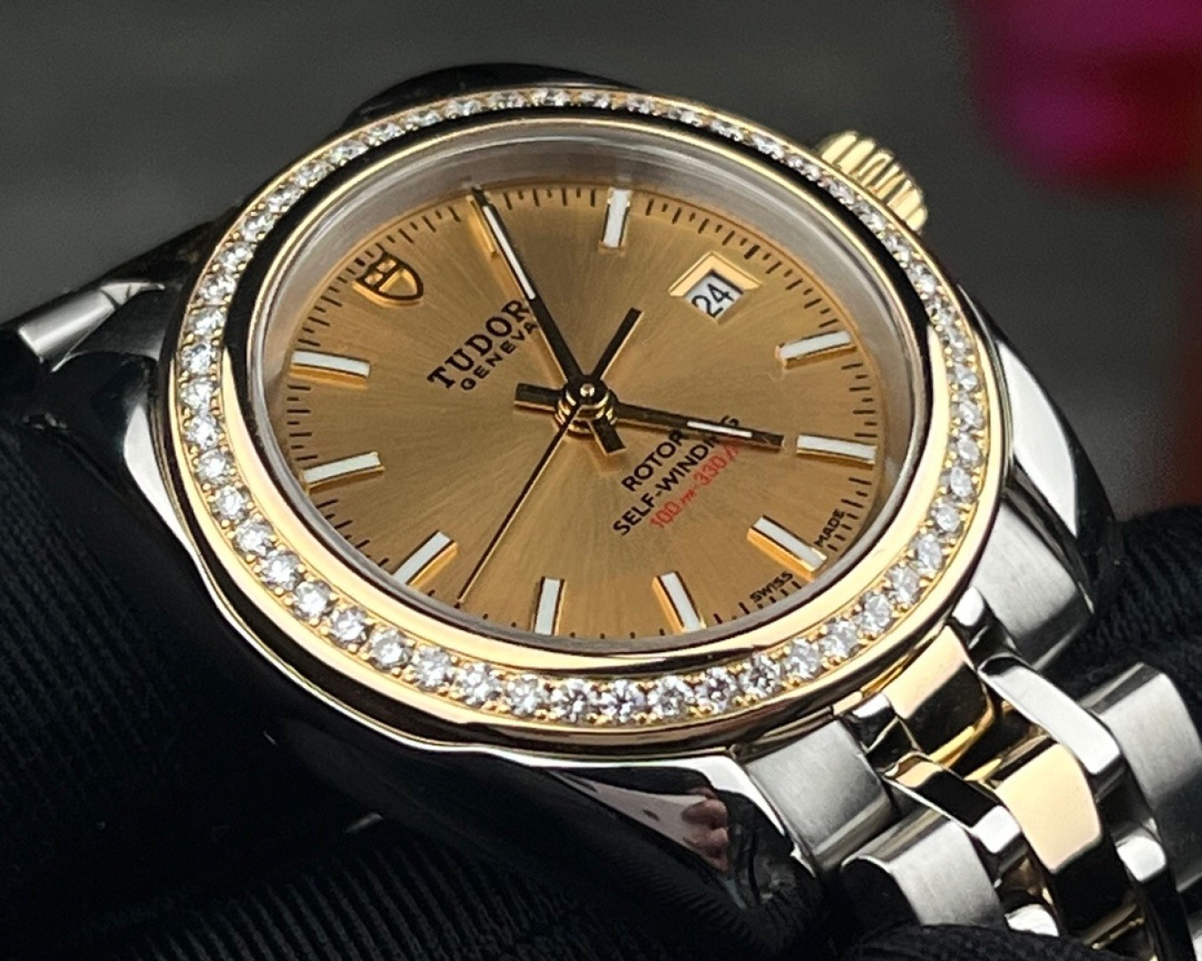 Tudor M22023-0011 detail 2