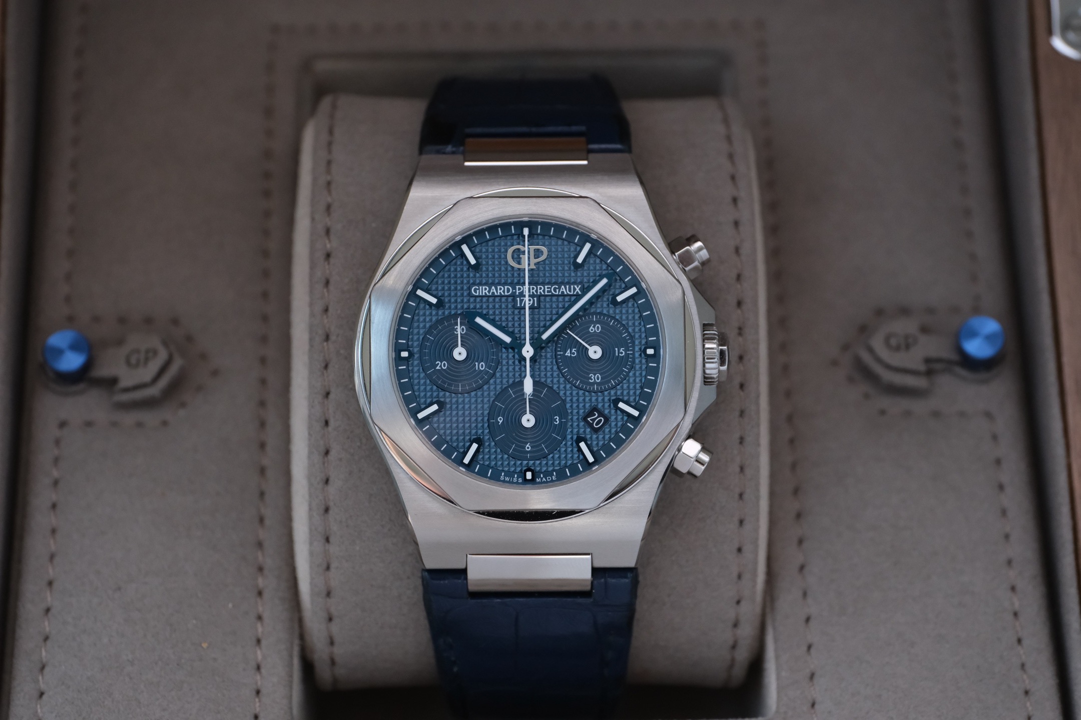 Girard Perregaux 81020-11-431-BB4A detail 5