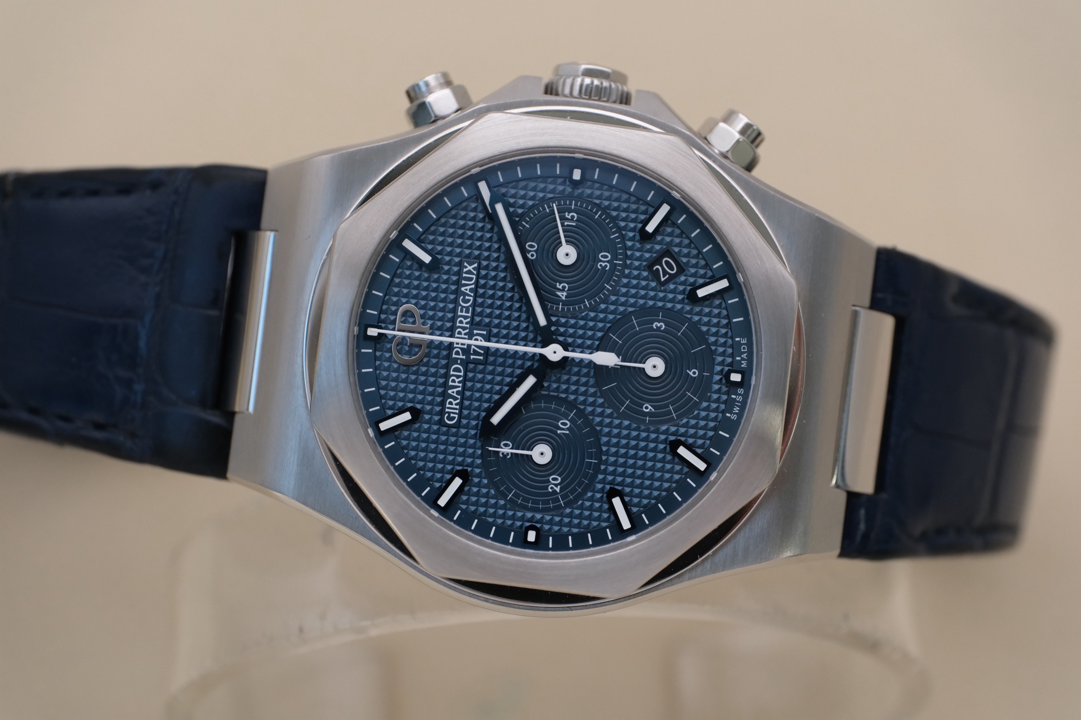 Girard Perregaux 81020-11-431-BB4A detail 8