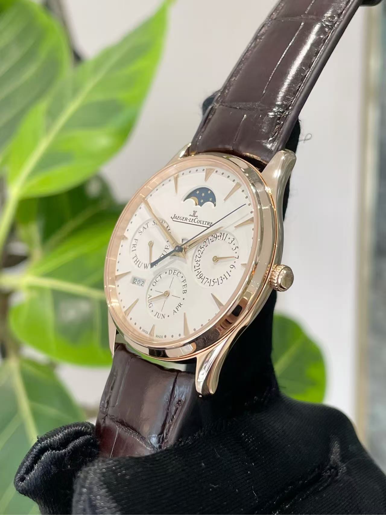 Jaeger-LeCoultre 1302520 detail 2