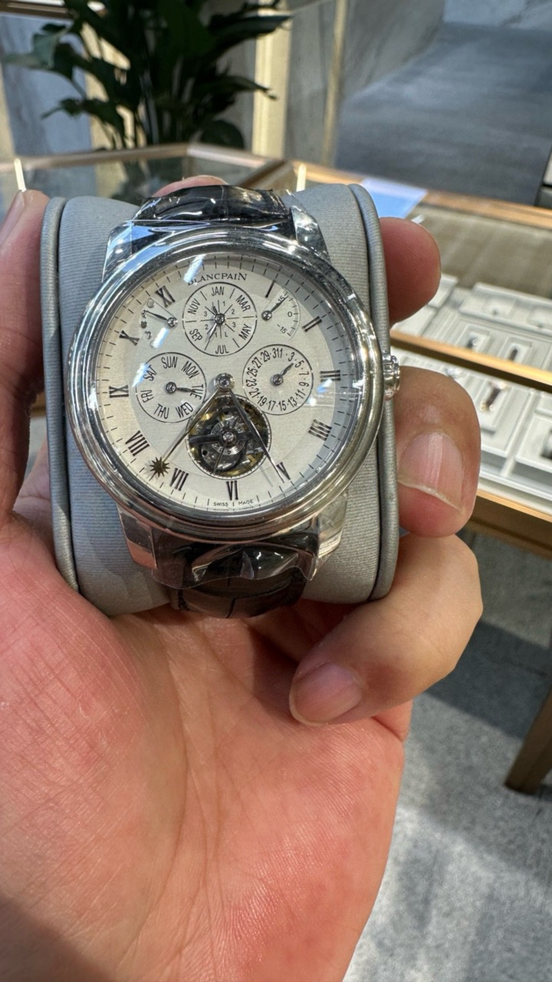 Blancpain 4238-3442-55B detail 3