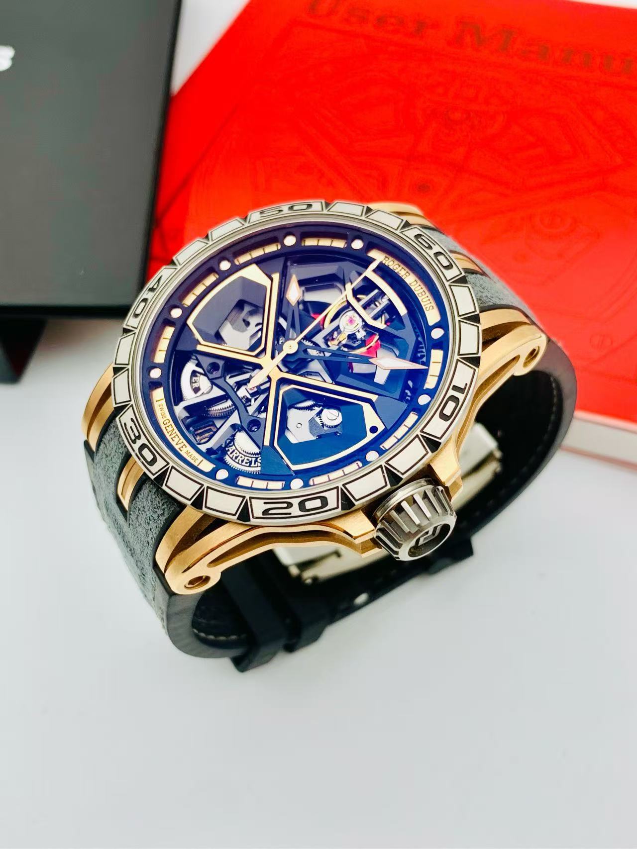 Roger Dubuis DBEX0750 detail 1