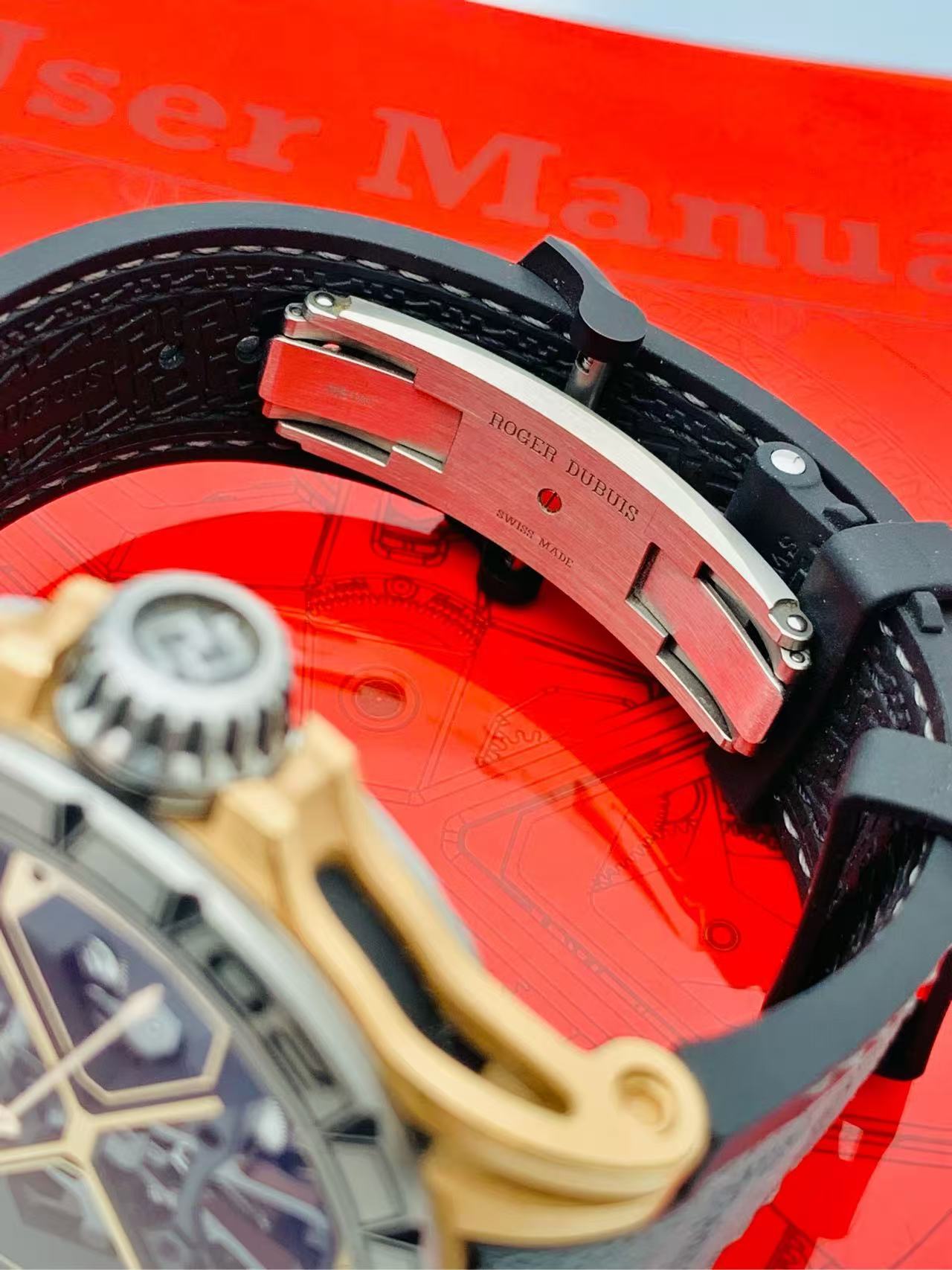 Roger Dubuis DBEX0750 detail 6