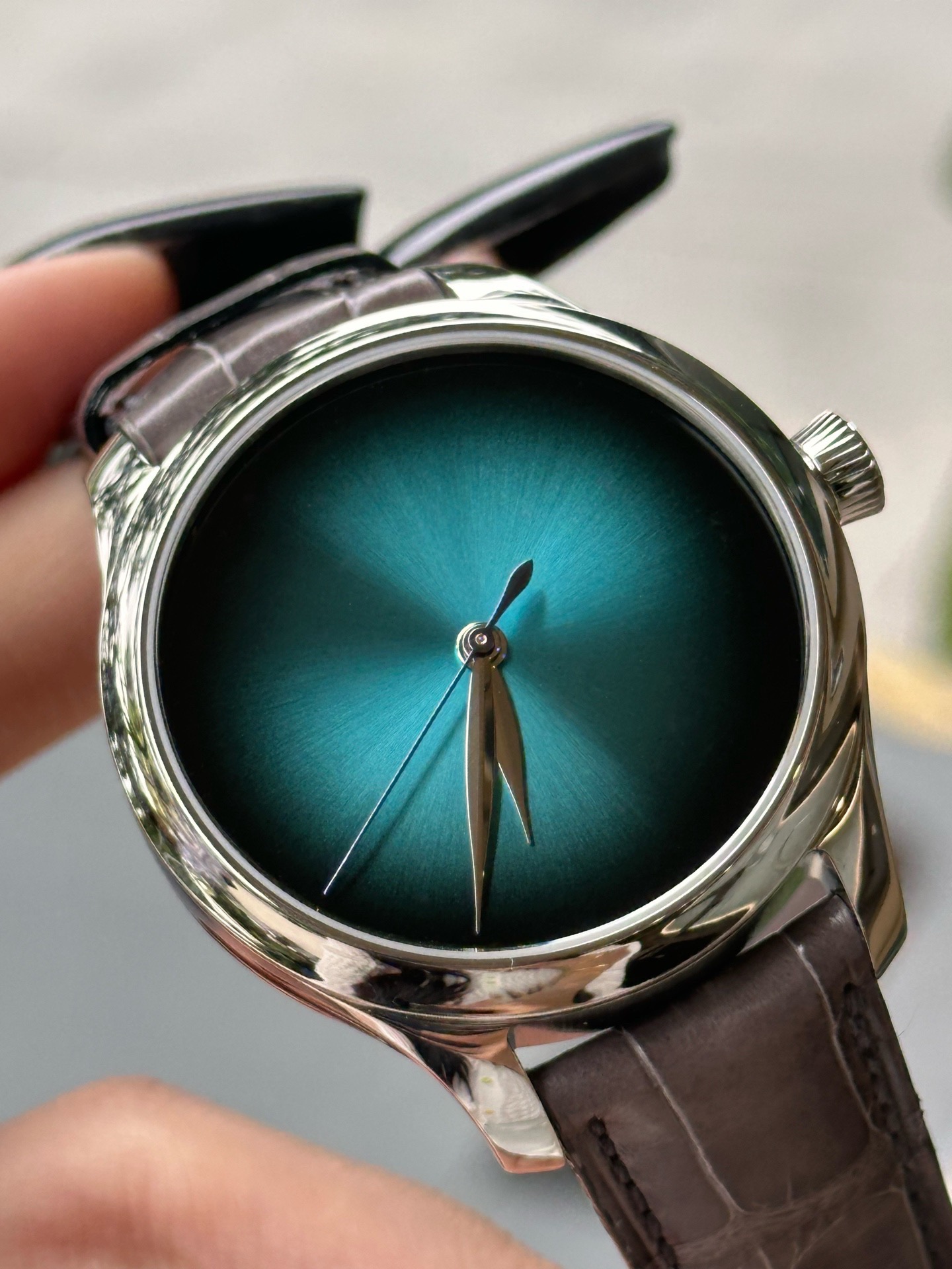 H.Moser & Cie() 1200-1240 detail 5