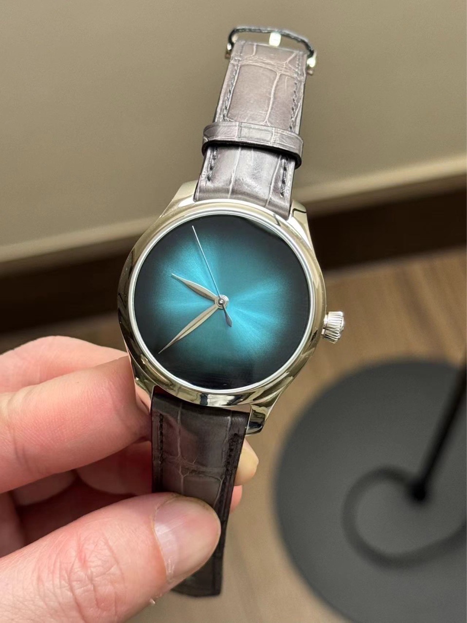 H.Moser & Cie() 1200-1240 detail 6