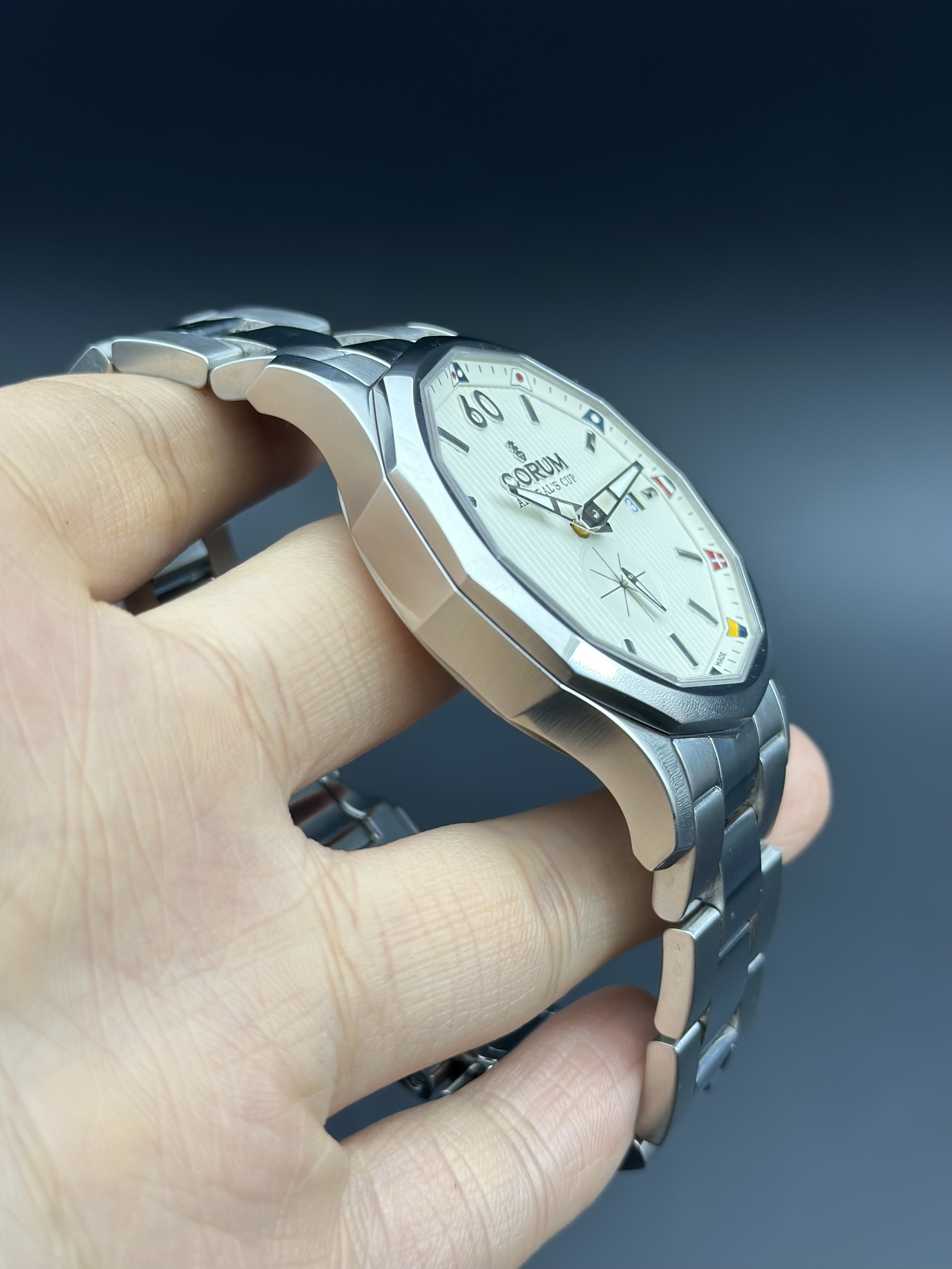 Corum A395 / 02623-395.101.20. / V720 detail 3