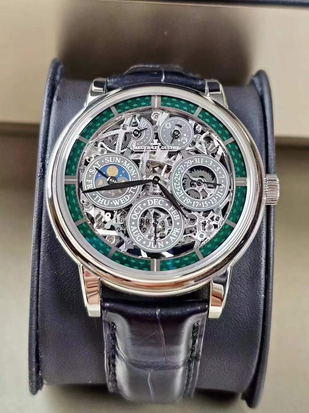 Jaeger-LeCoultre 5063540 detail 3