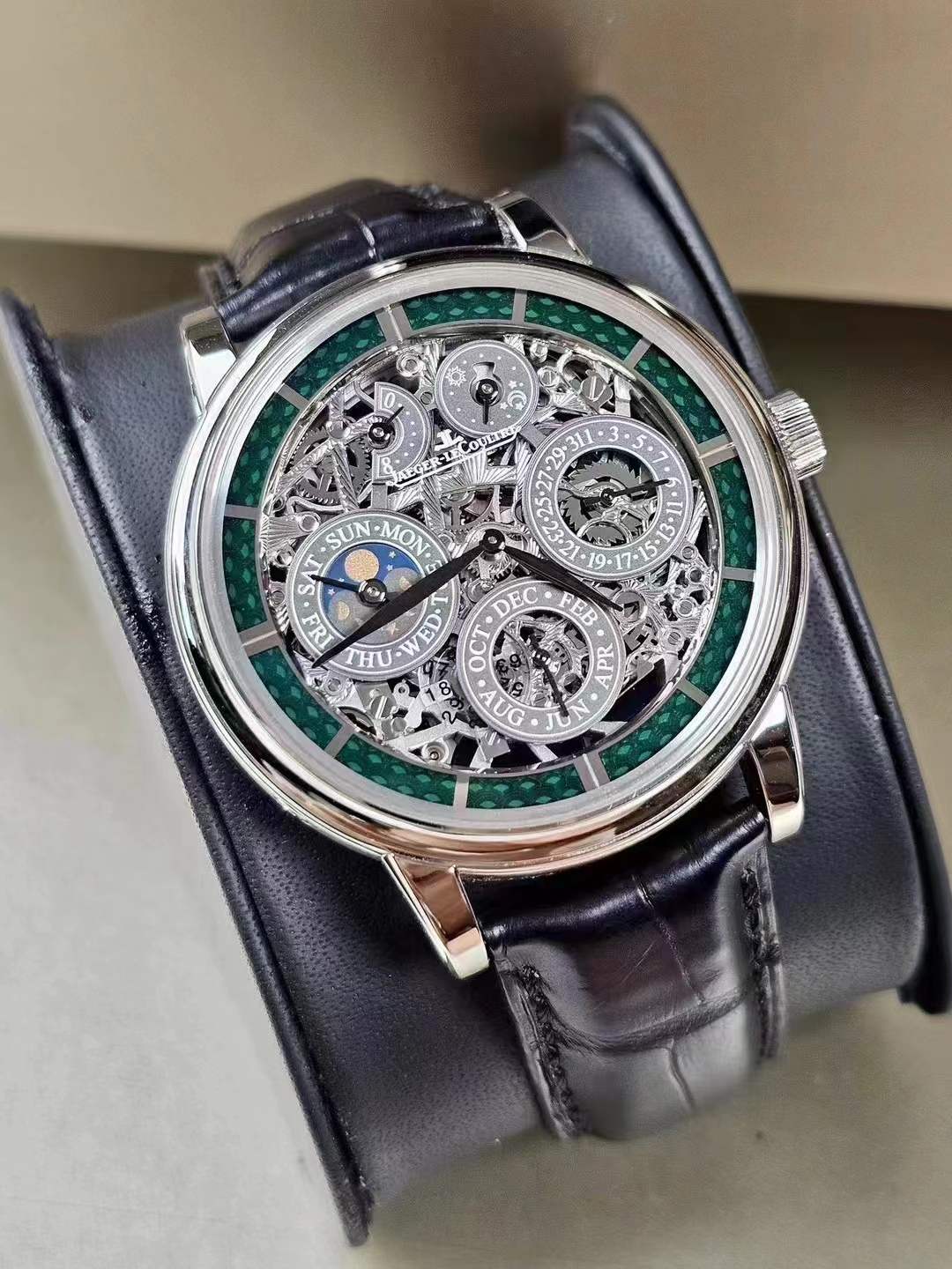 Jaeger-LeCoultre 5063540 detail 4