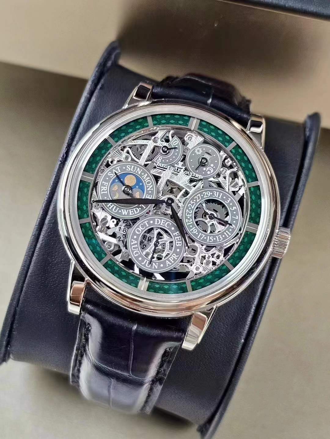 Jaeger-LeCoultre 5063540 detail 5