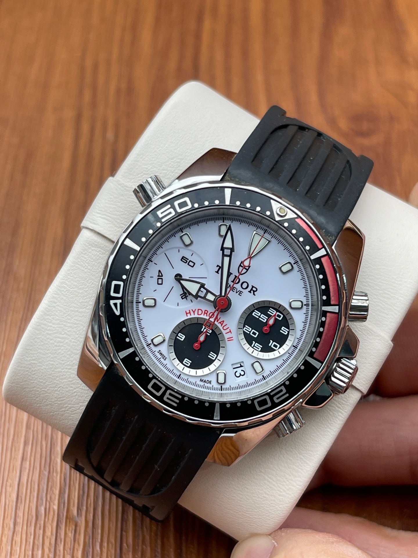 Tudor 2036n