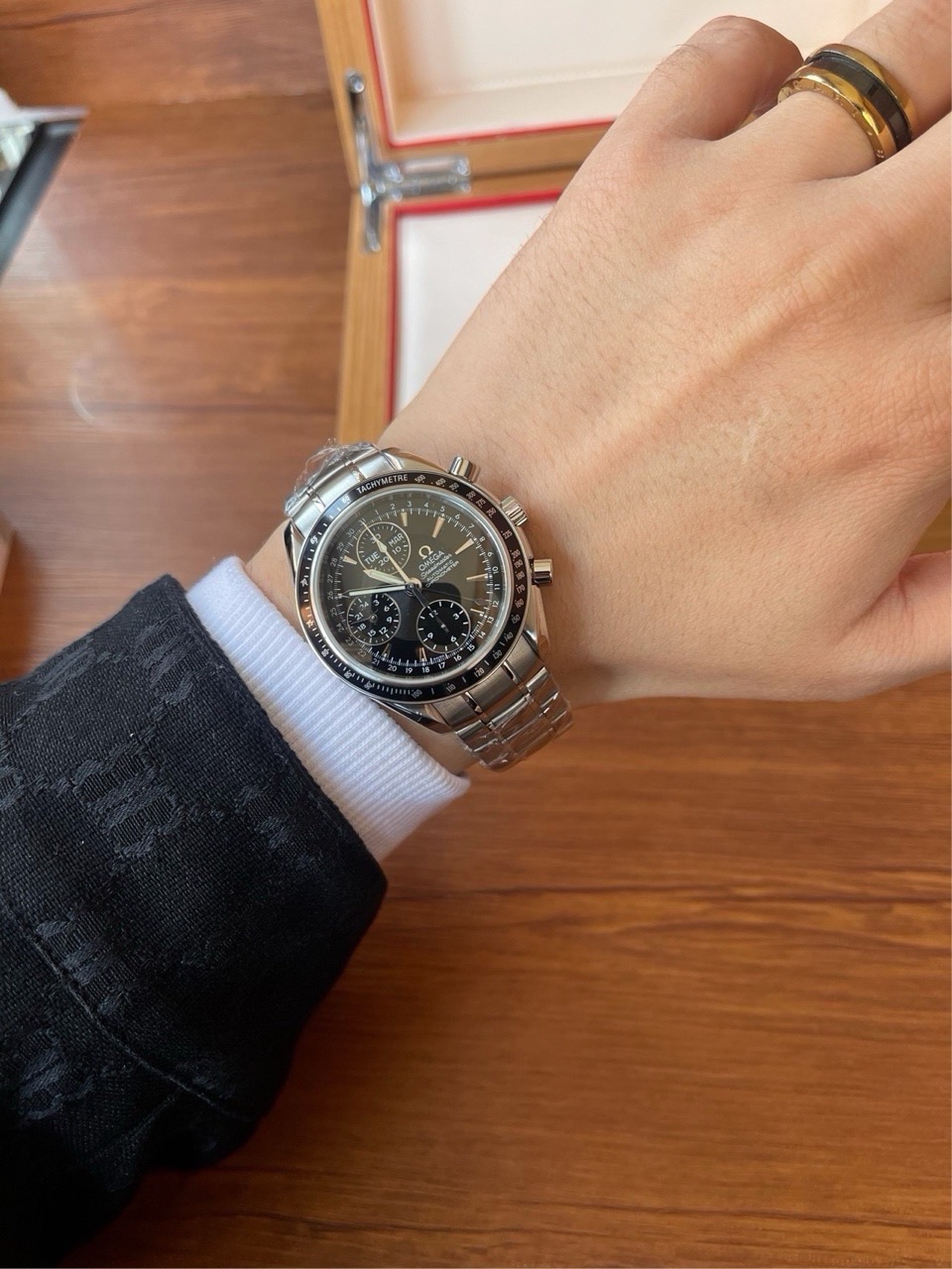 Omega 3220.50.00 detail 5