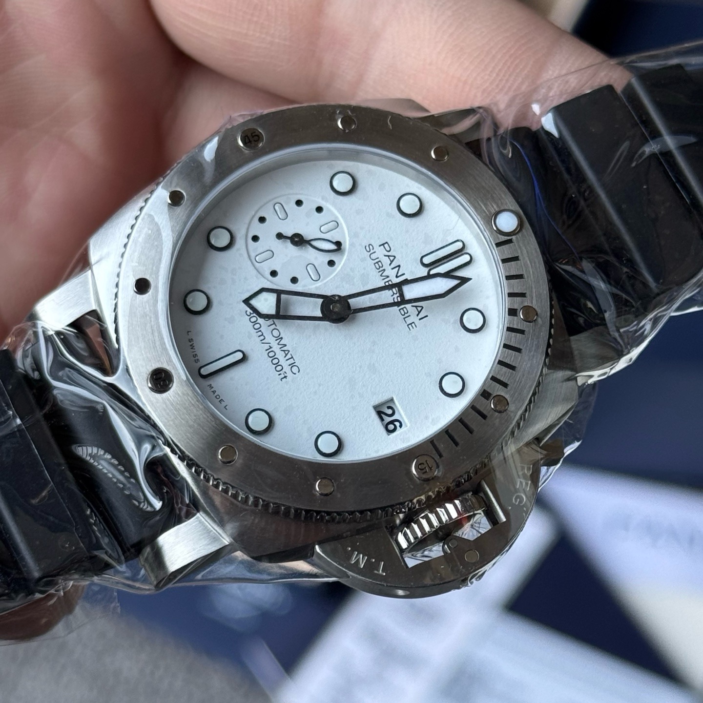 Panerai PAM02223 detail 3