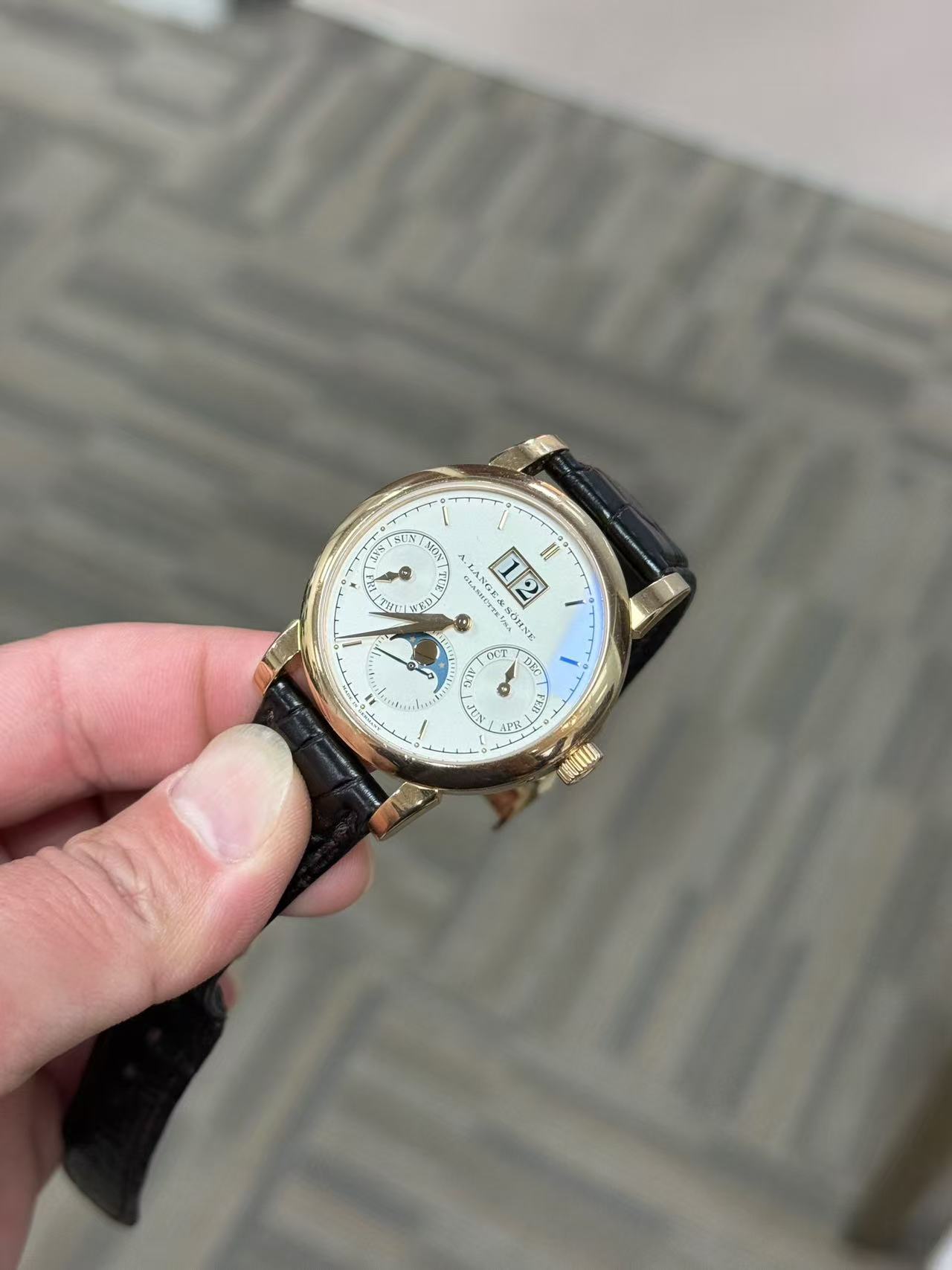 A. Lange & S&ouml;hne 330.032 detail 2