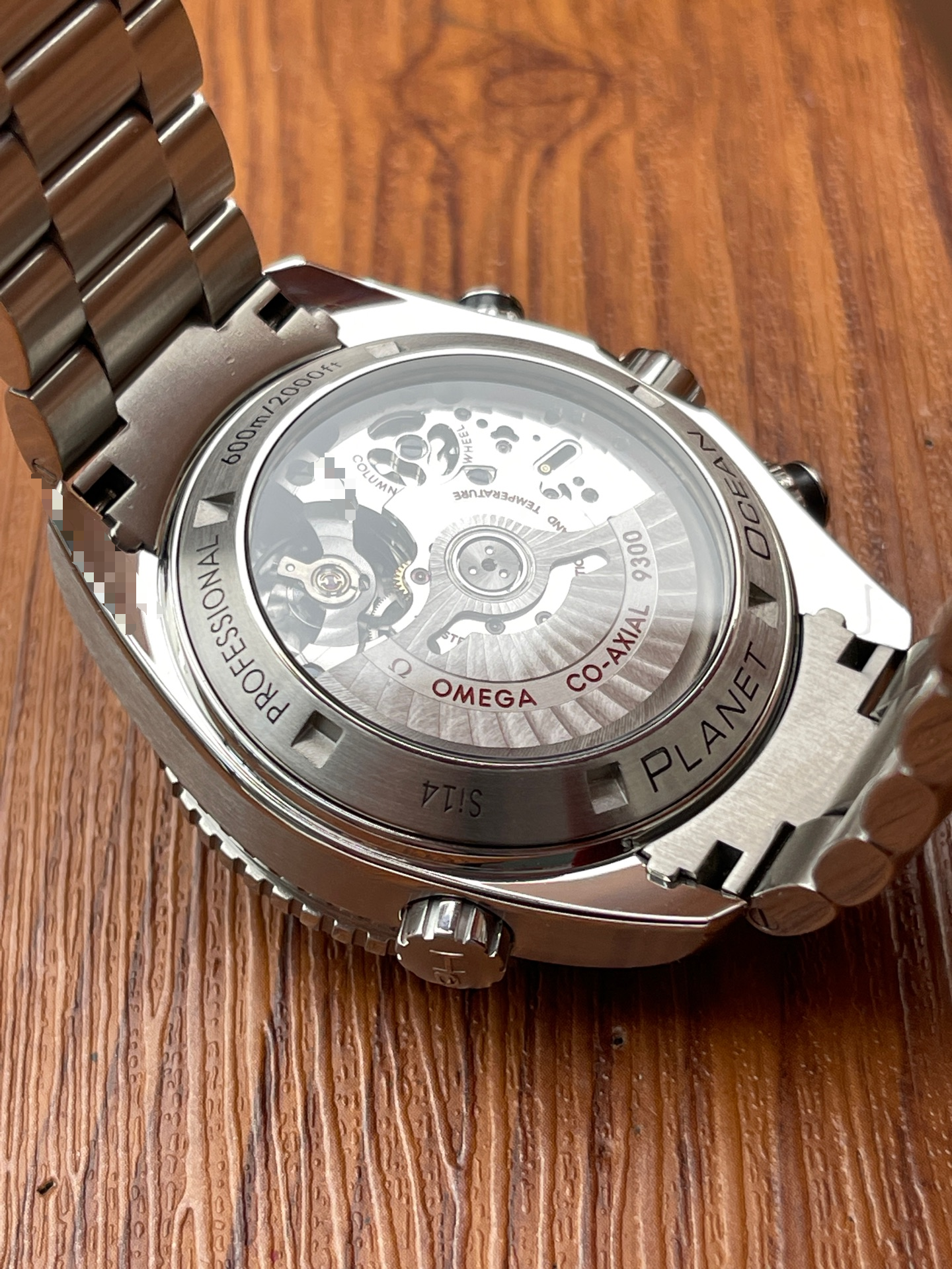 Omega 232.30.46.51.01.001 detail 3