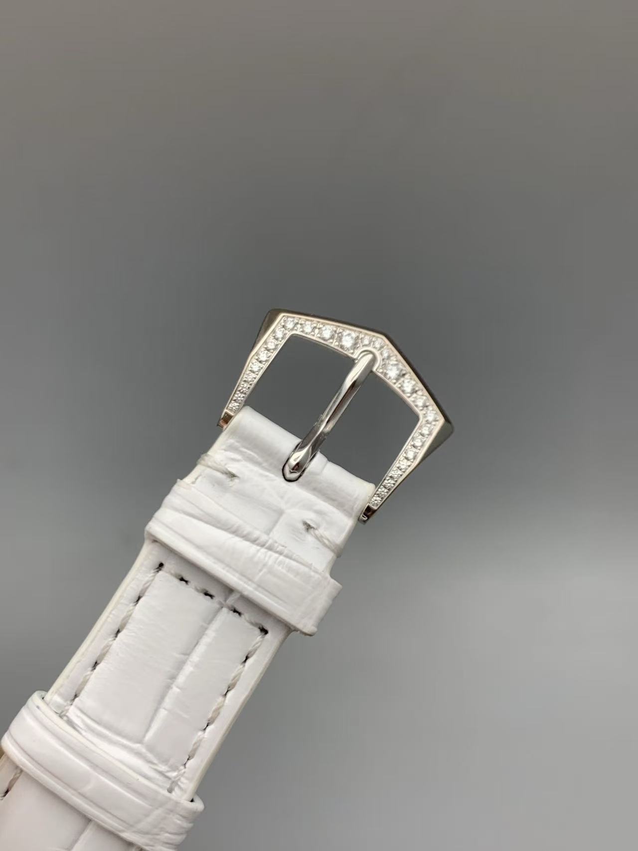 Patek Philippe 4948G-010 detail 4