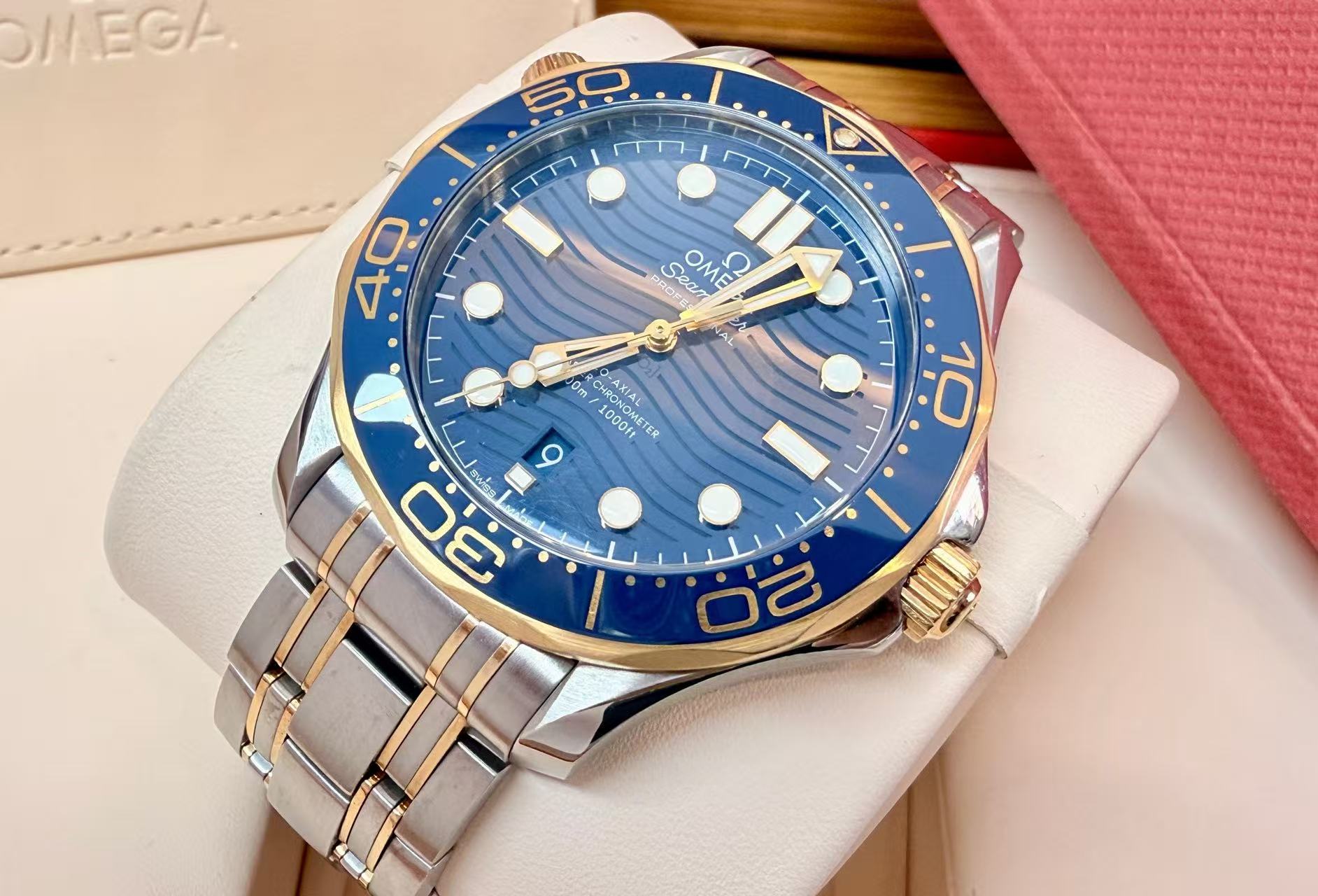 Omega 210.20.42.20.03.001 detail 4