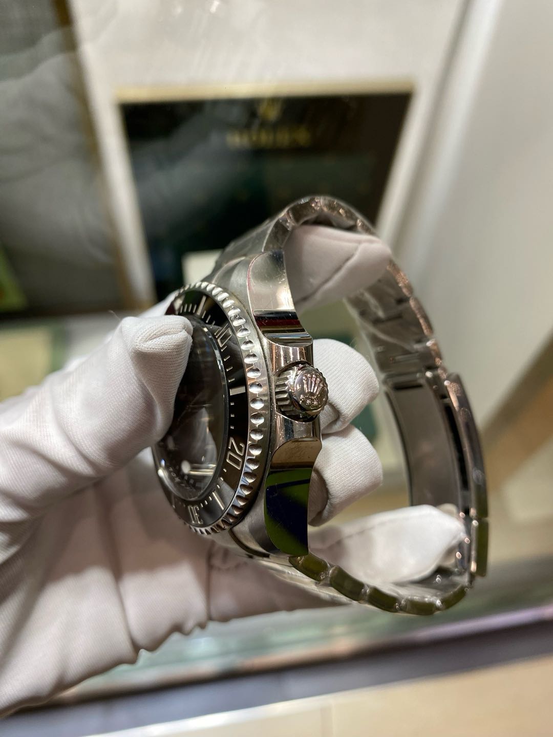 Rolex m136660-0004 detail 1