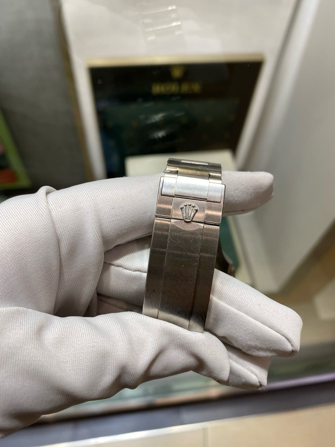Rolex m136660-0004 detail 2