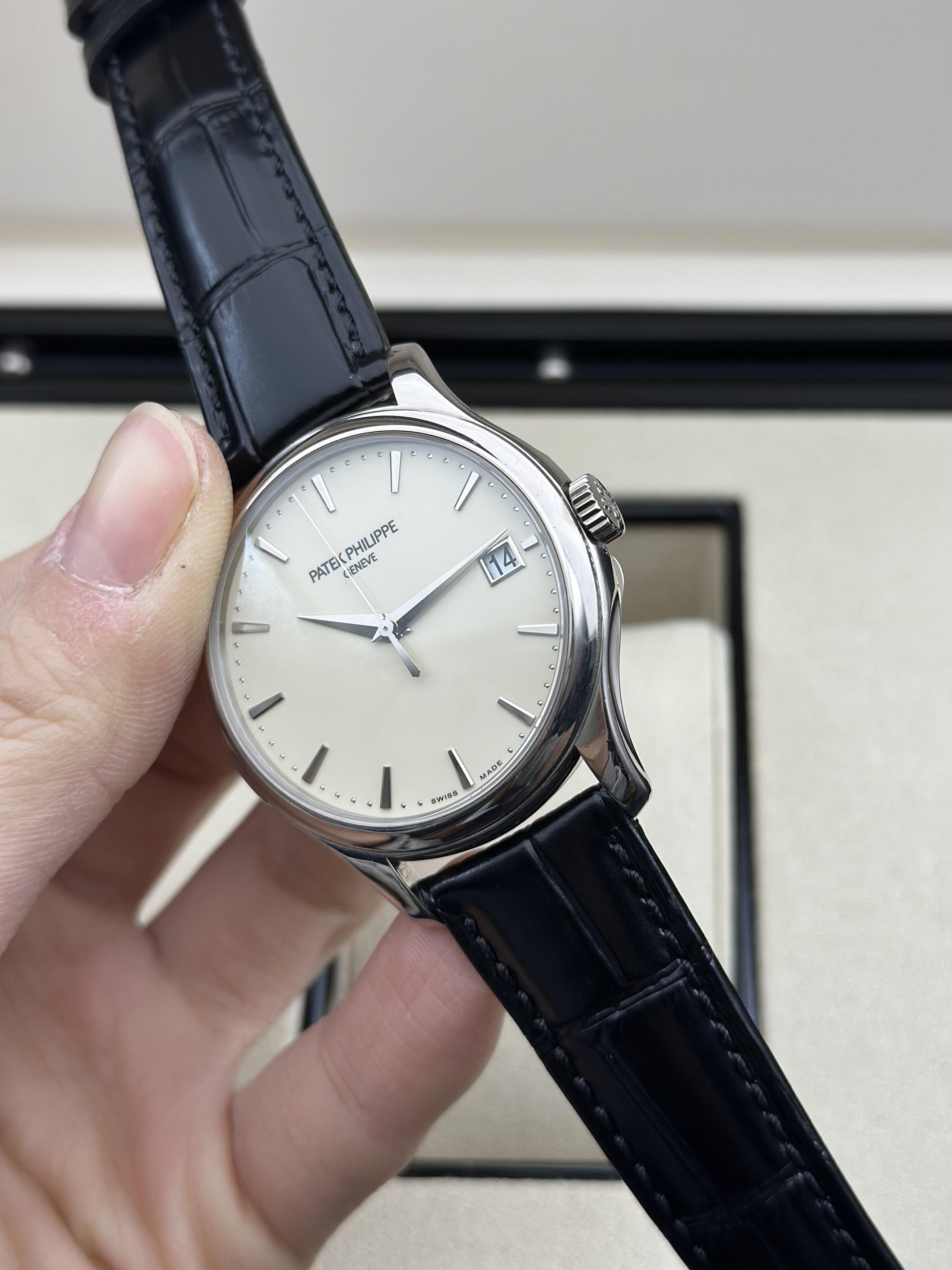 Patek Philippe 5227G-001 detail 3
