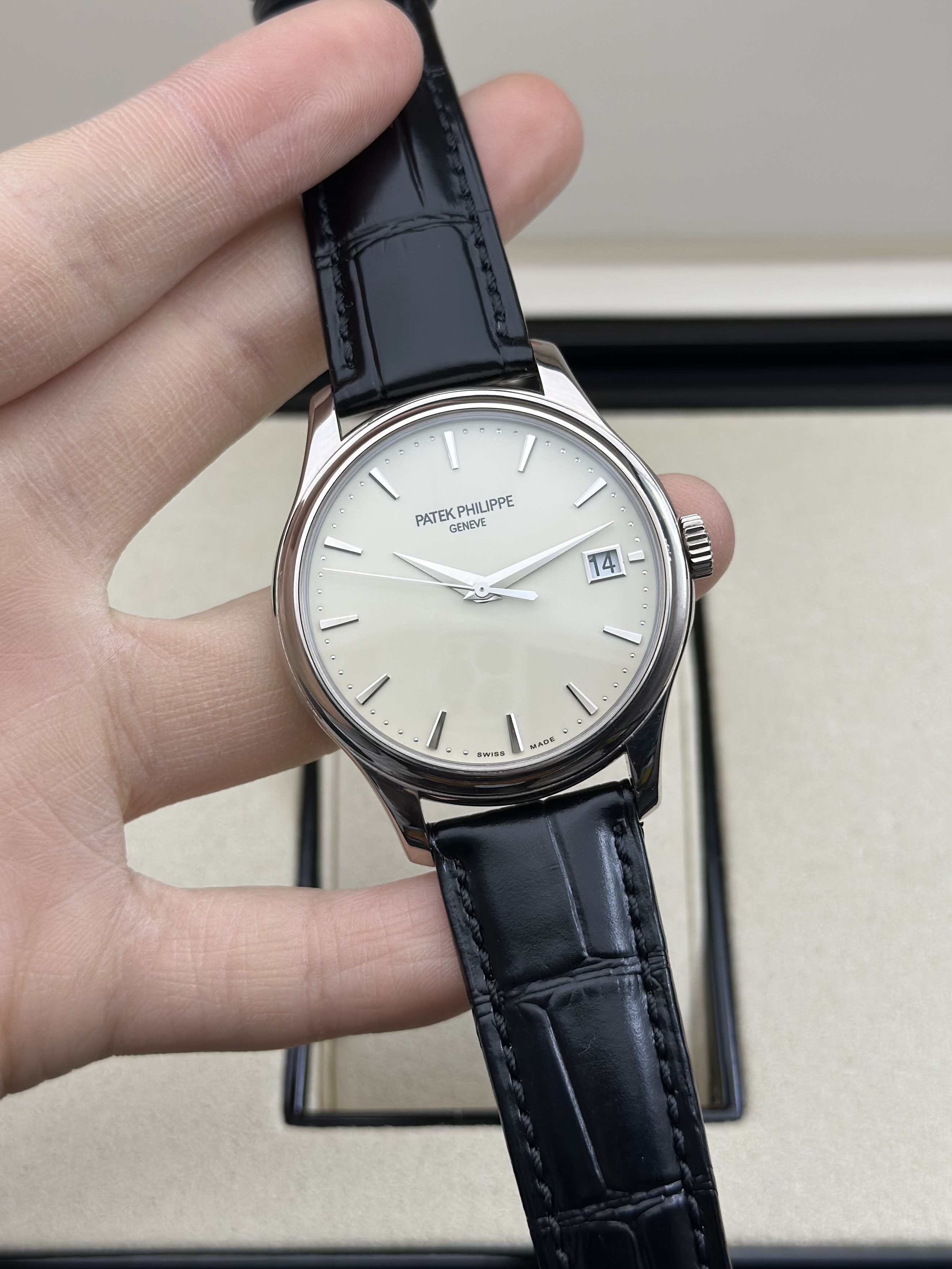 Patek Philippe 5227G-001 detail 7