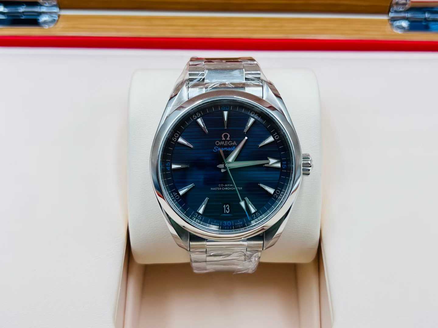Omega 220.10.41.21.03.001 detail 6