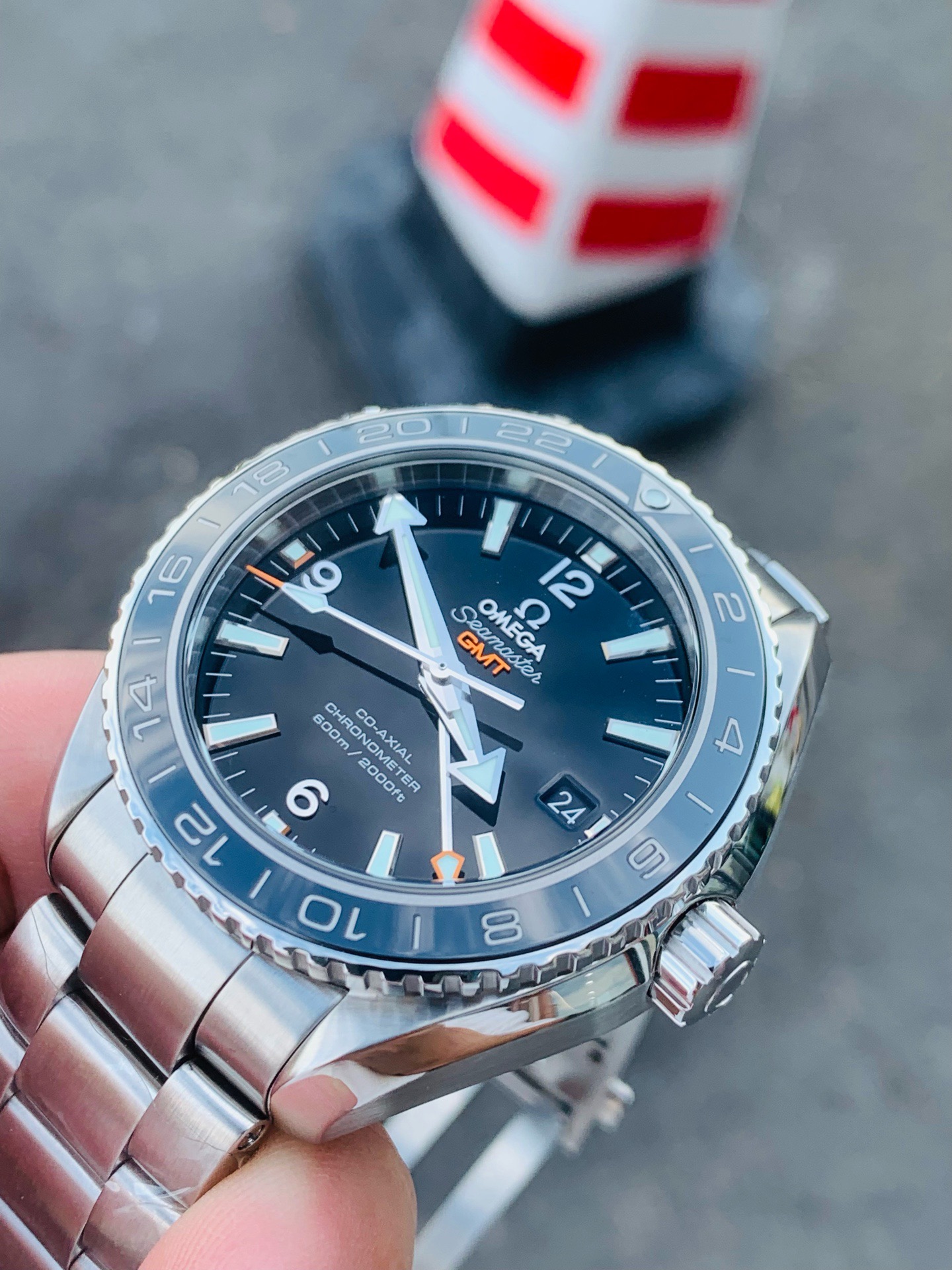 Omega 232.30.44.22.01.001 detail 7