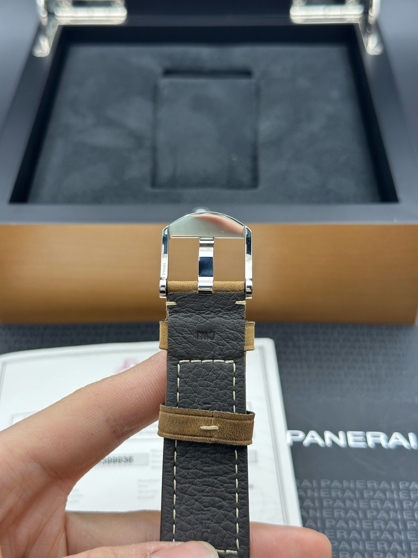 Panerai PAM01048 detail 5
