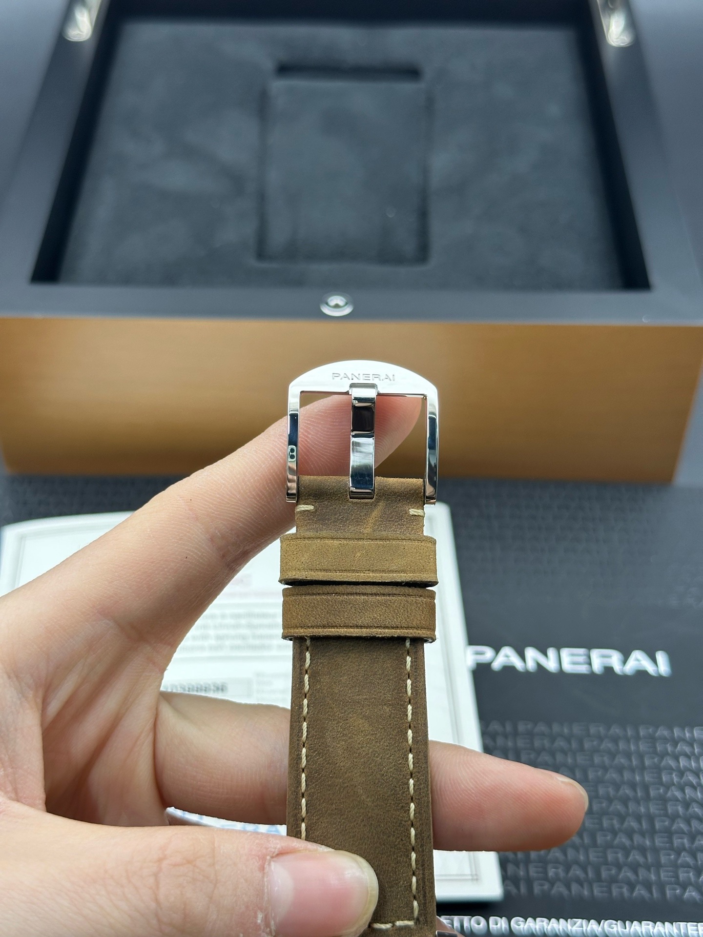 Panerai PAM01048 detail 4
