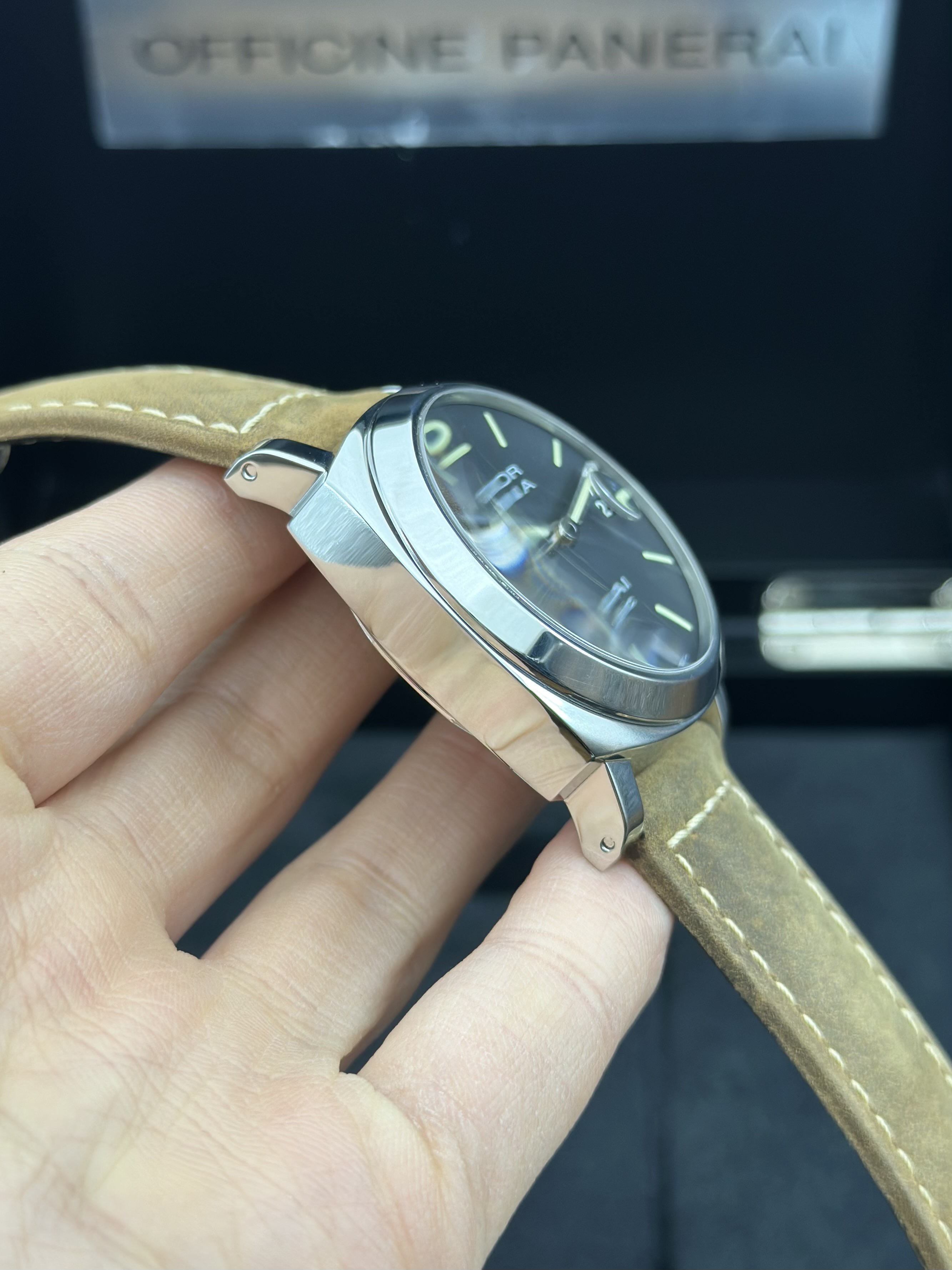 Panerai PAM01048 detail 3