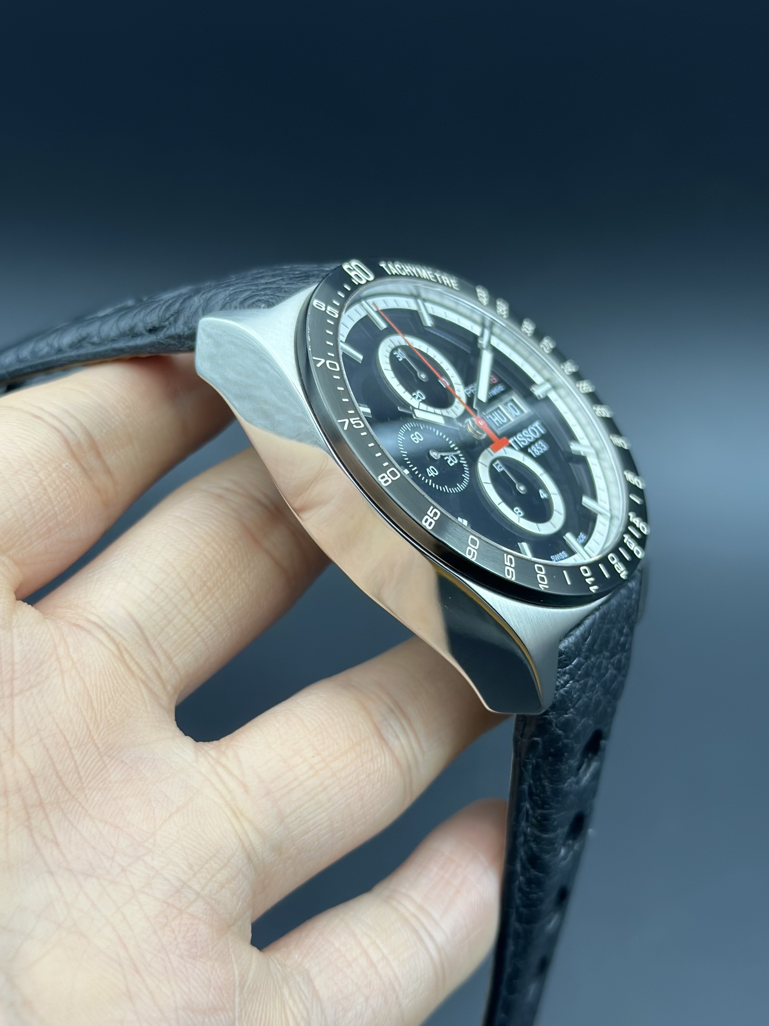 Tissot T044.614.26.051.00 detail 4