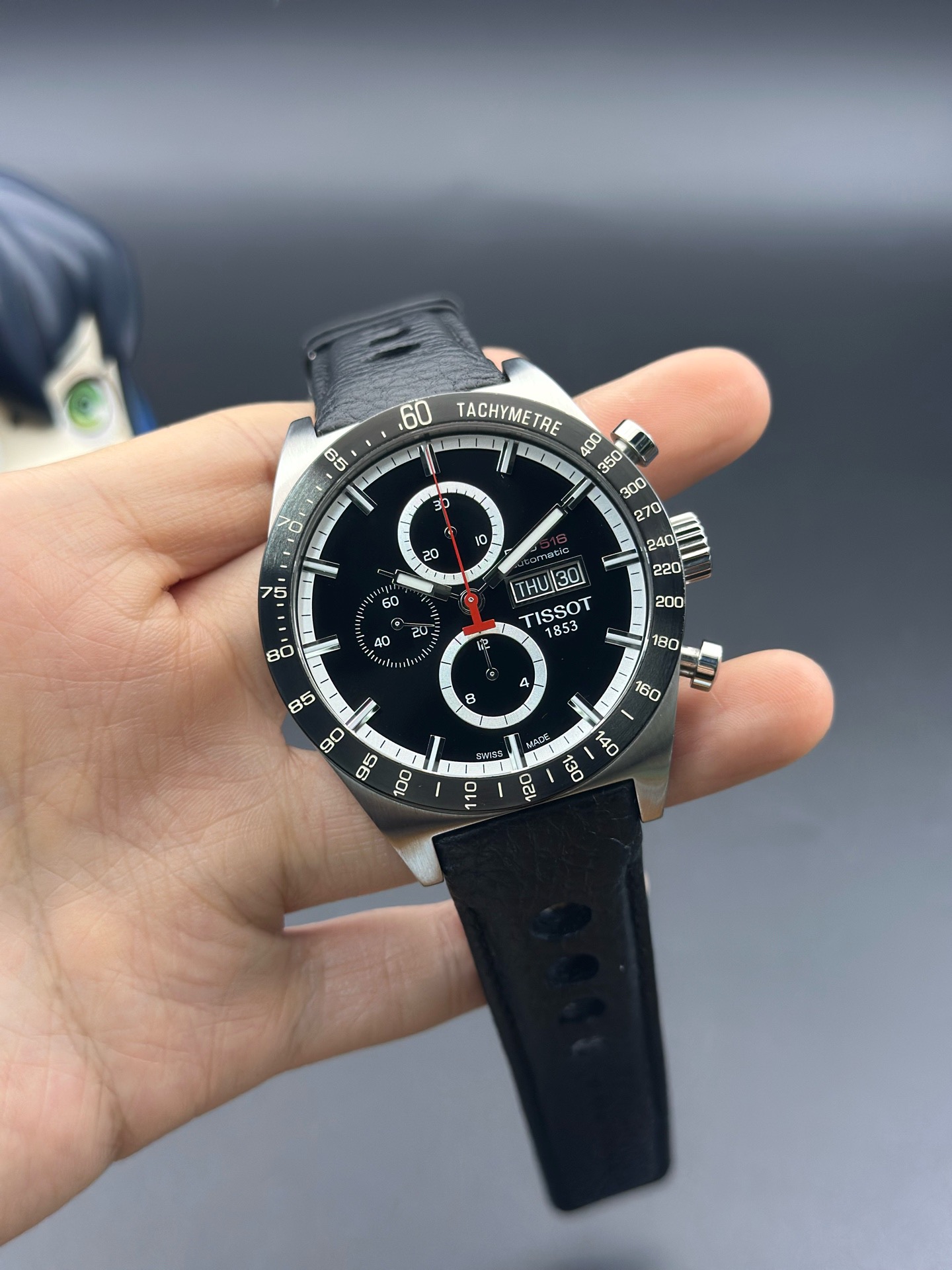 Tissot T044.614.26.051.00 detail 1