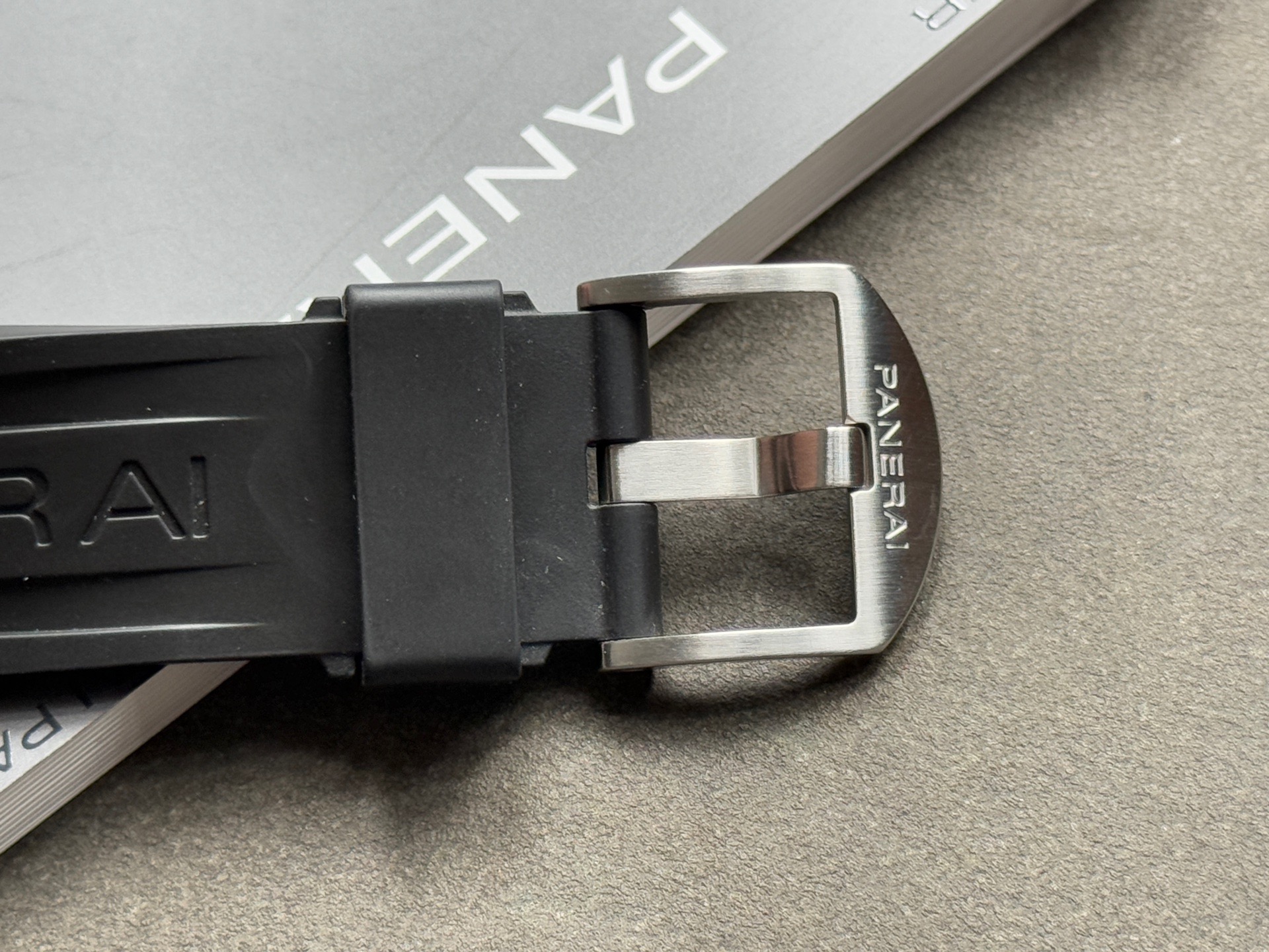 Panerai PAM01024 detail 5