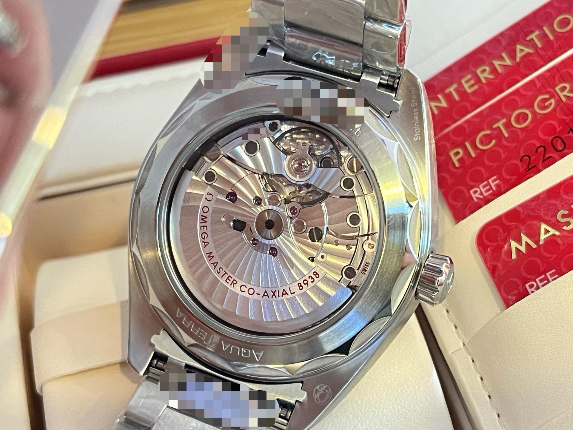 Omega 220.10.43.22.03.001 detail 7