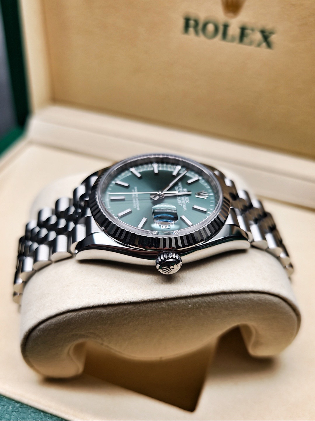 Rolex 126234-0051 detail 2