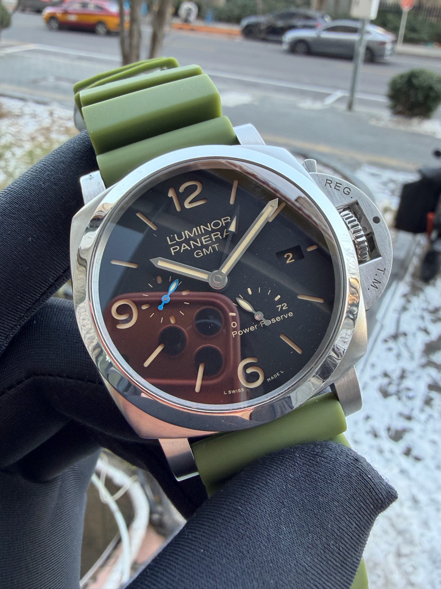Panerai PAM01321 detail 1
