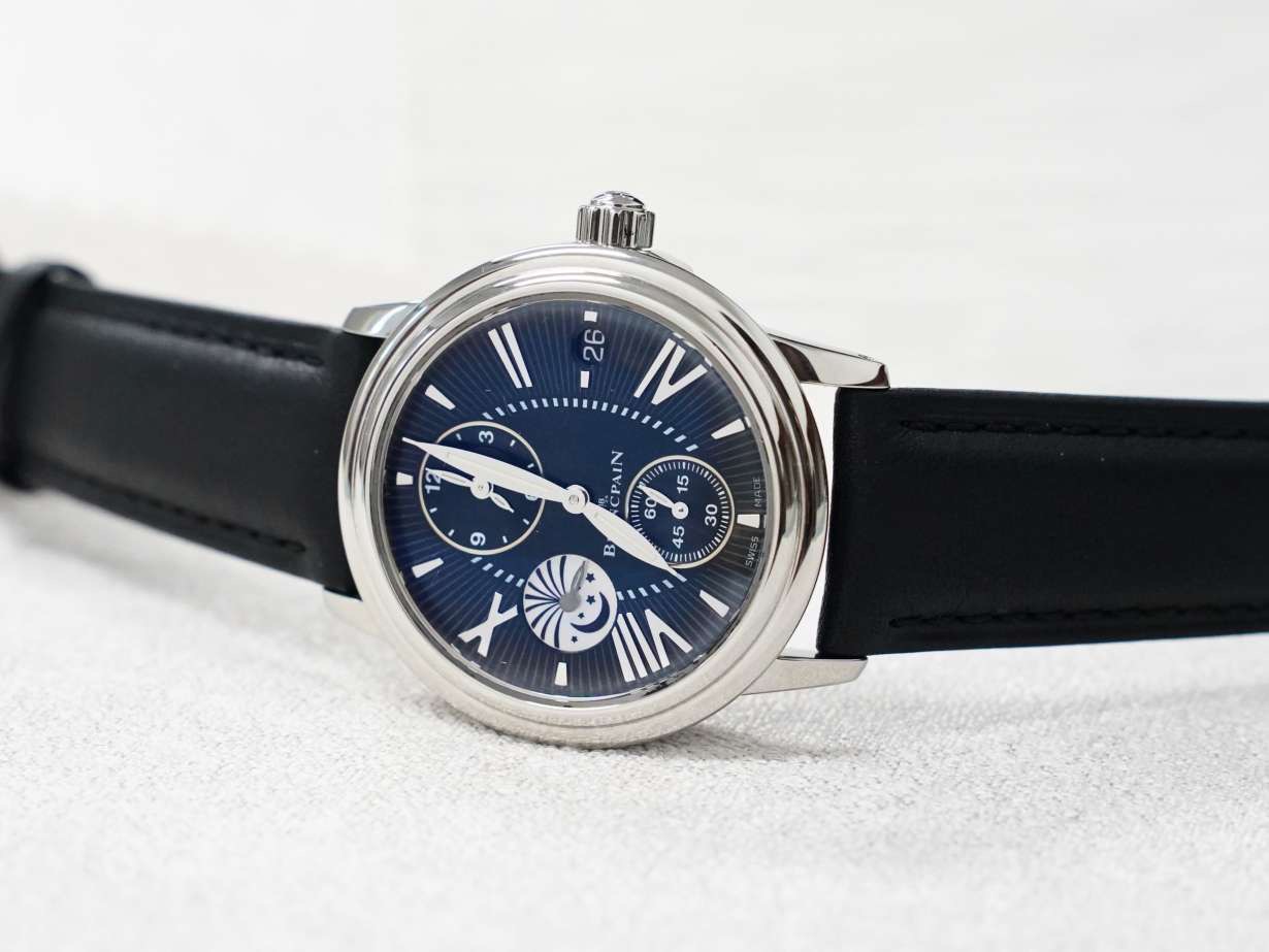 Blancpain 3760-1130-52B detail 1