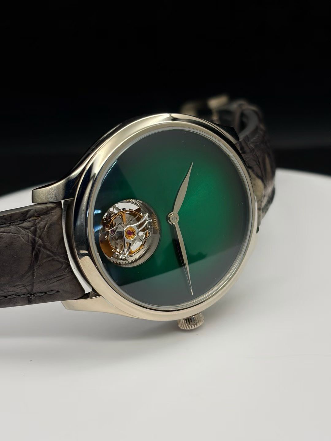 H.Moser & Cie() 1804-0214 detail 4