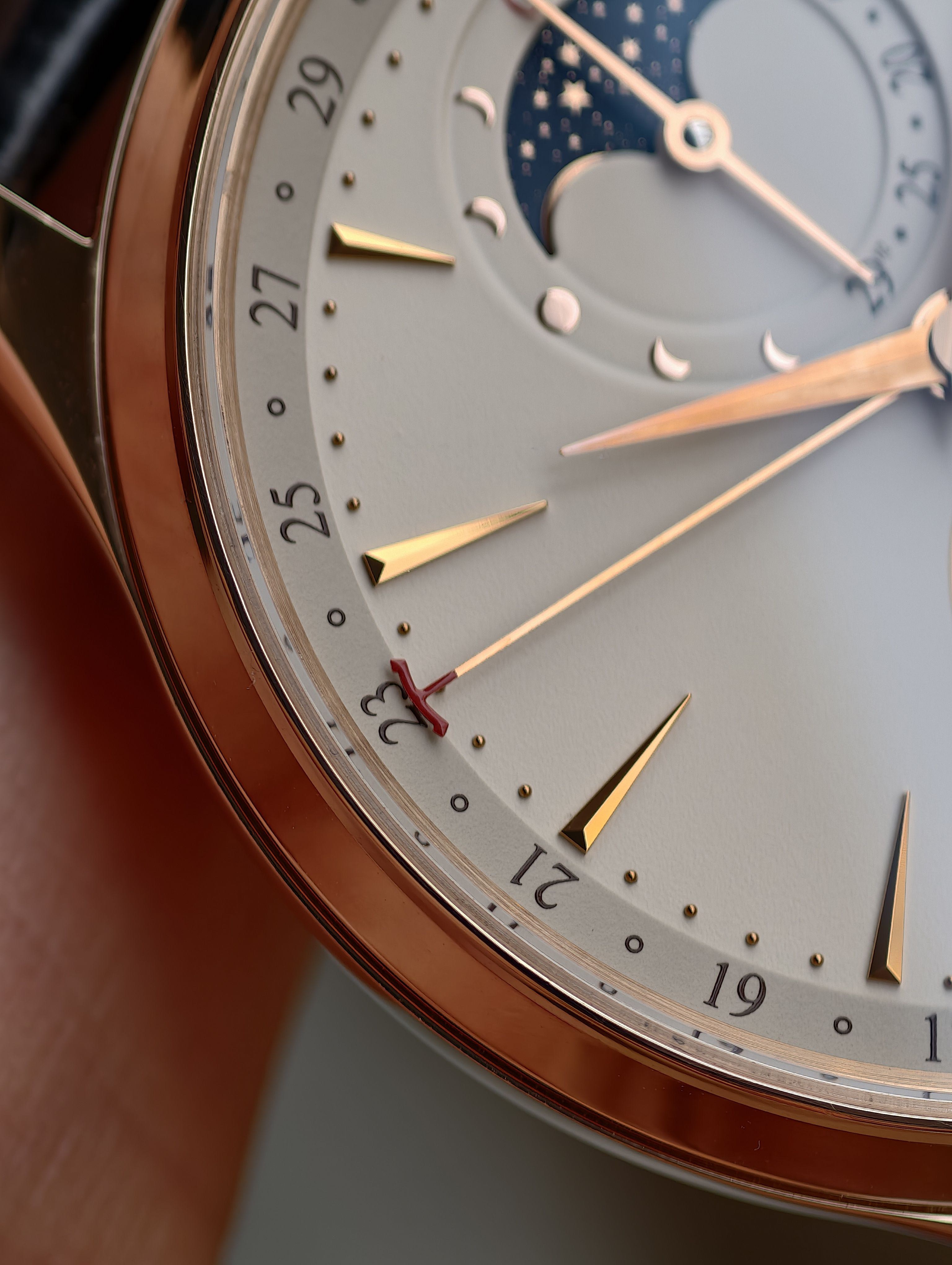 Jaeger-LeCoultre 169241J detail 2