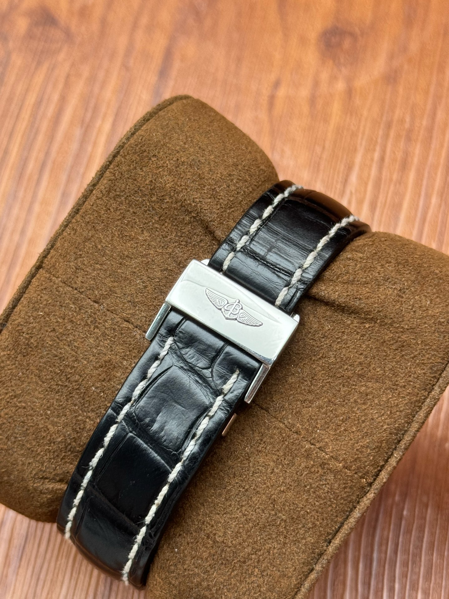 Breitling ABO1442J.BD26.102W.A18D.1 detail 5