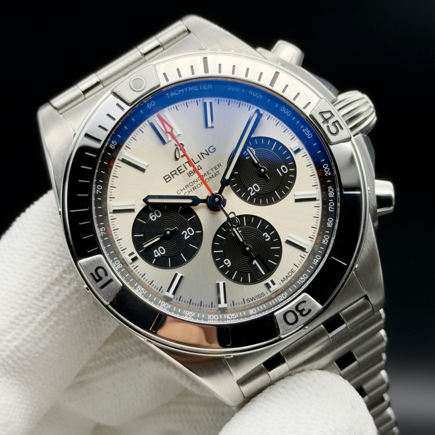 Breitling AB0134101G1A1 detail 2
