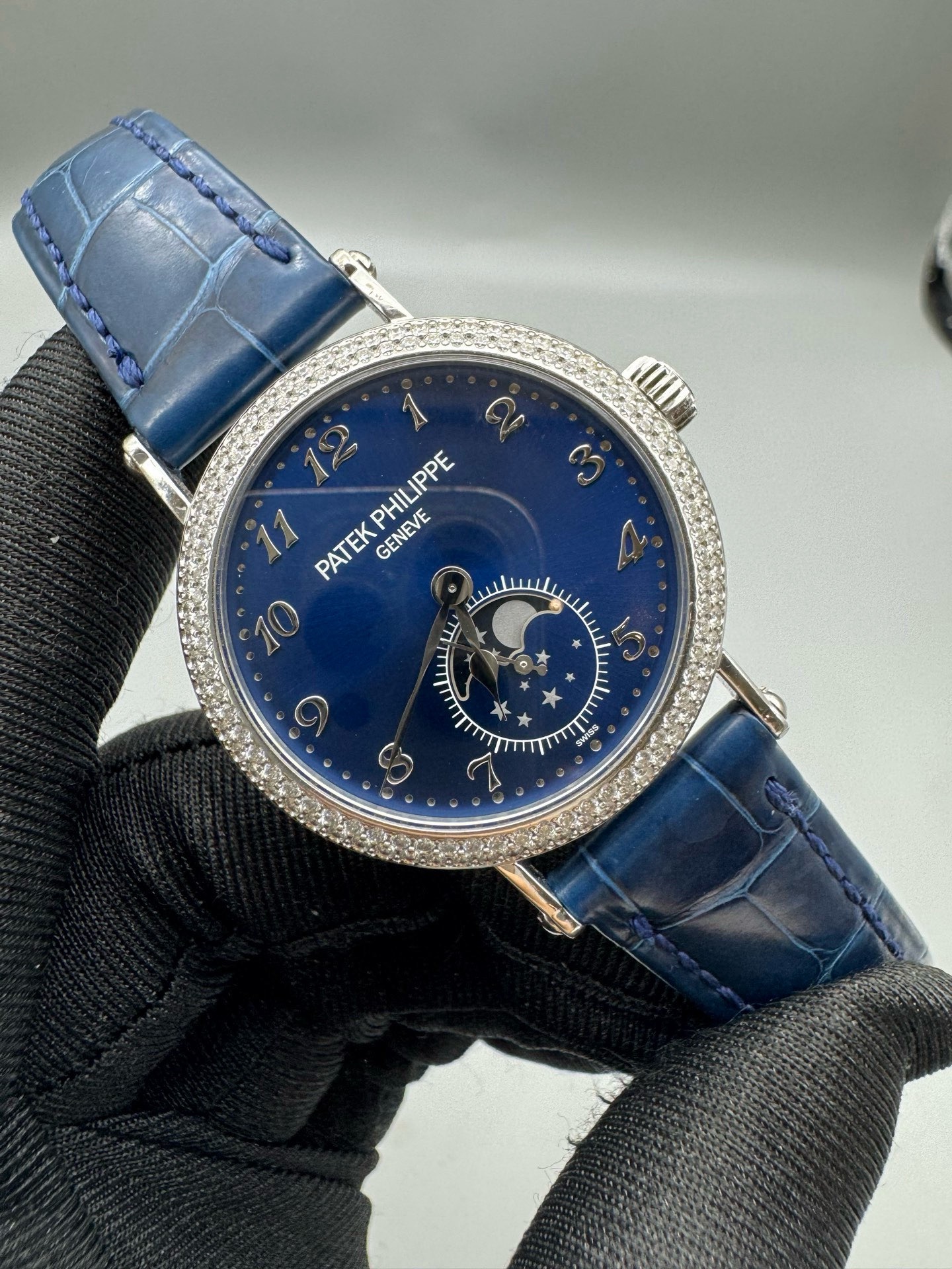Patek Philippe 7121 / 200G-001 detail 1