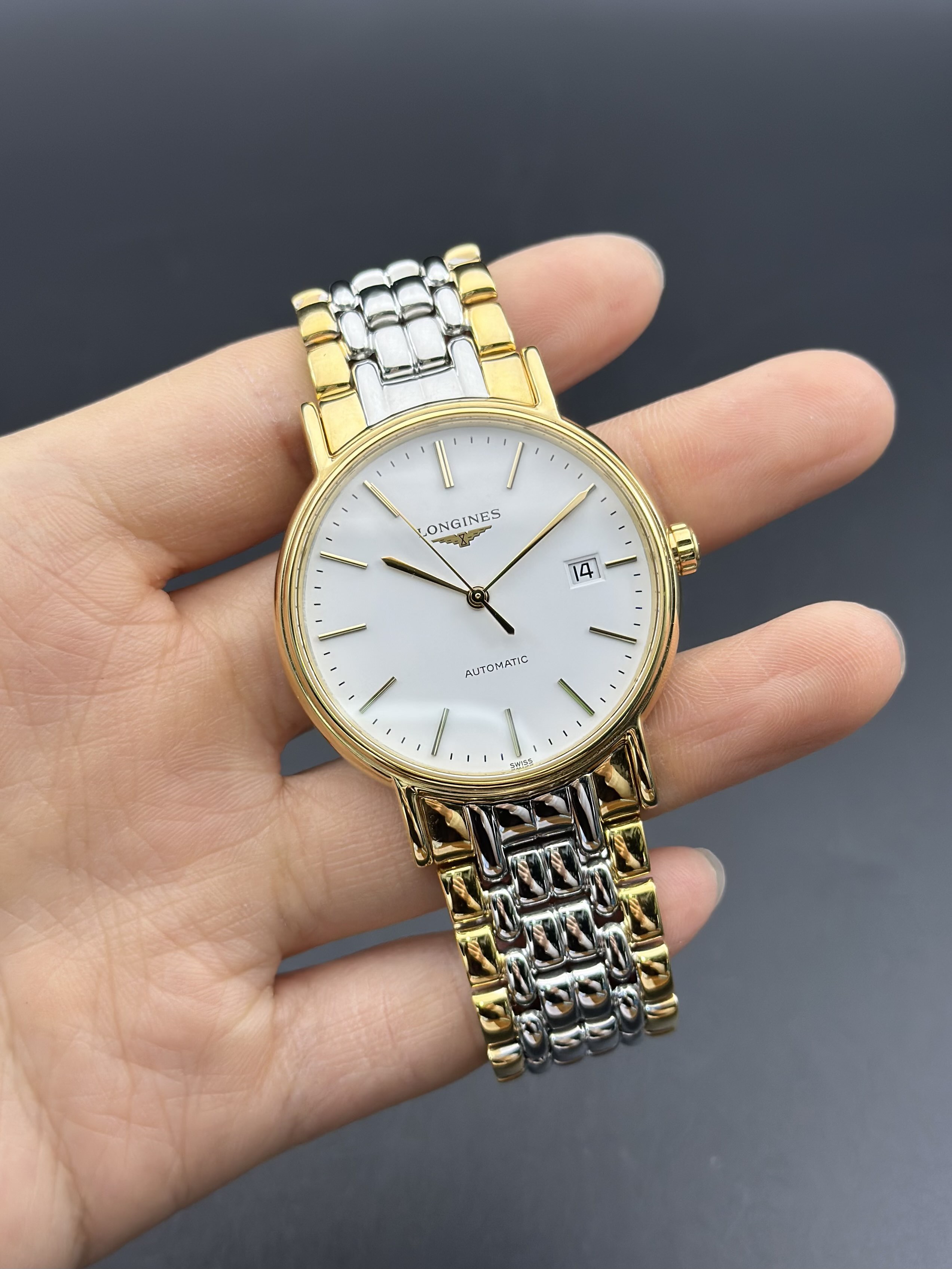 Longines L4.921.2.12.7 detail 1