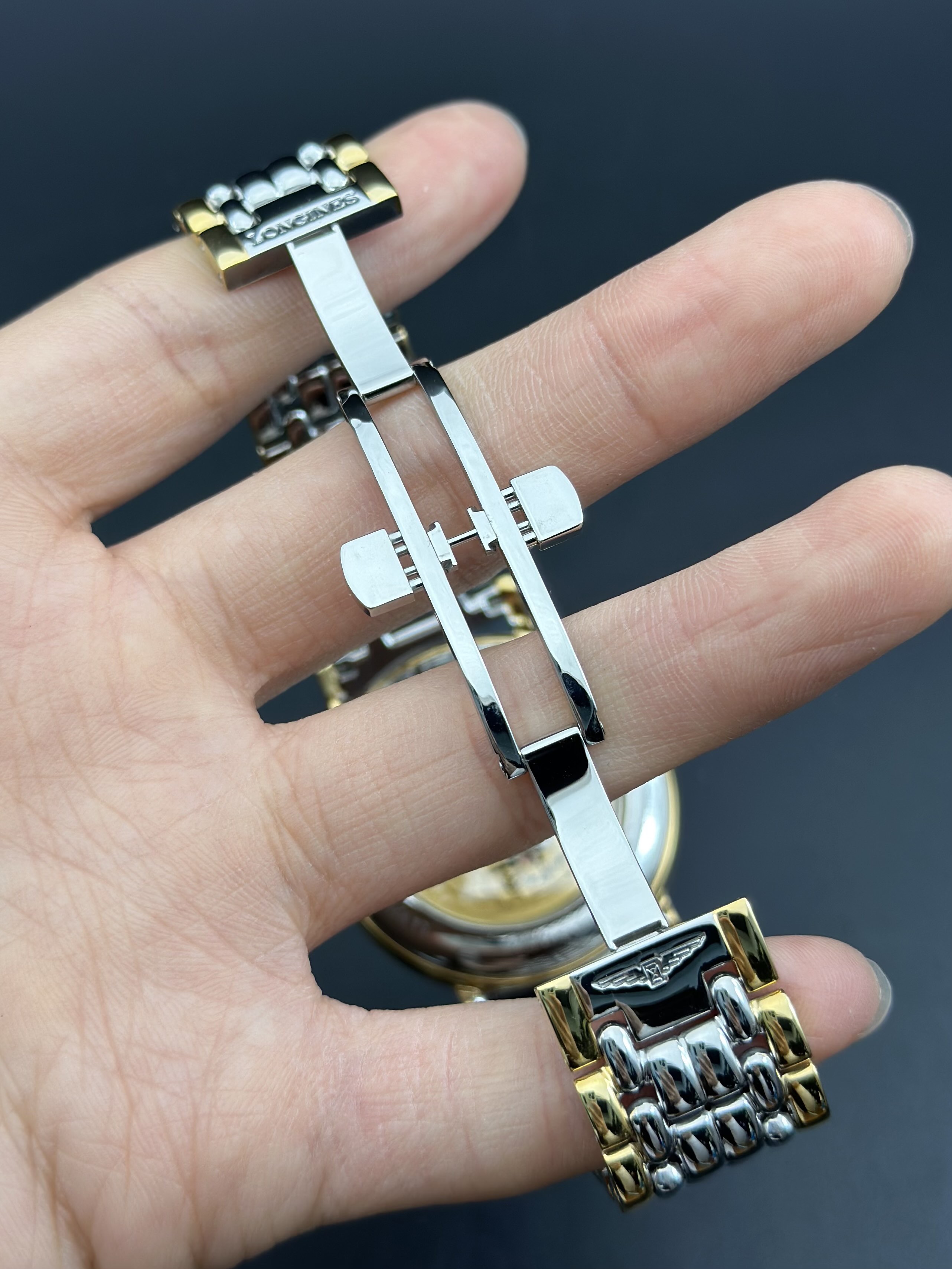 Longines L4.921.2.12.7 detail 4