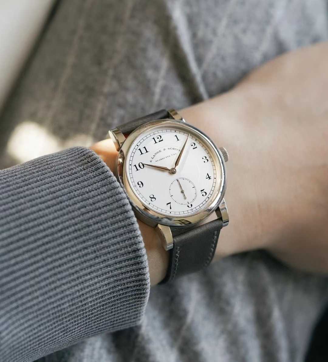A. Lange & S&ouml;hne 233.025 detail 1