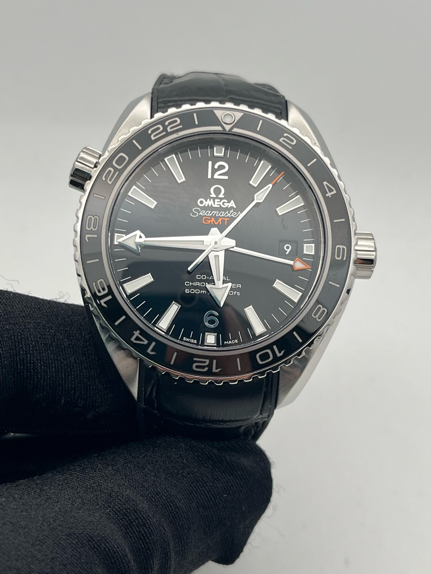 Omega 232.32.44.22.01.001 detail 6