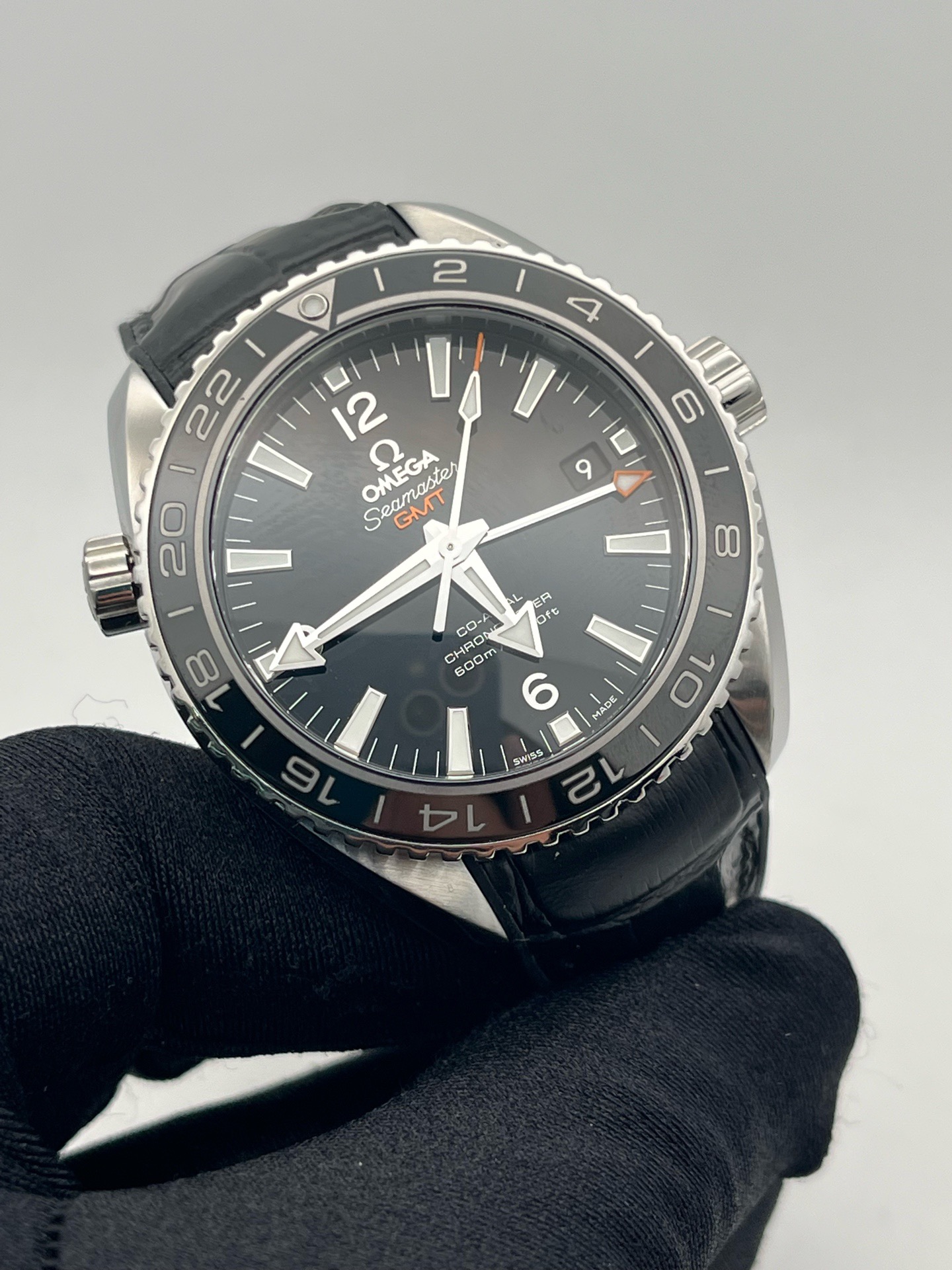 Omega 232.32.44.22.01.001 detail 7