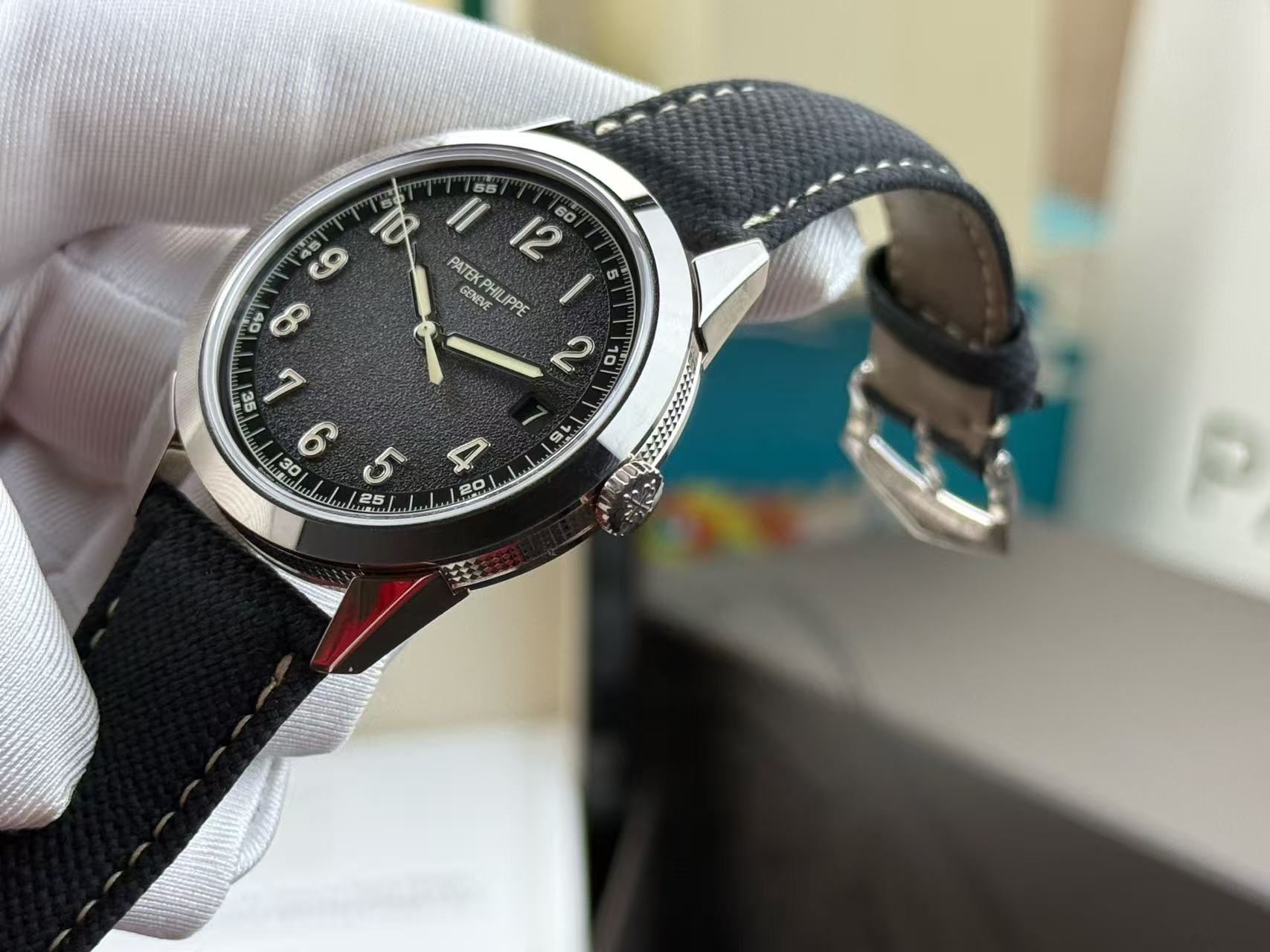 Patek Philippe 5226G-001 detail 3