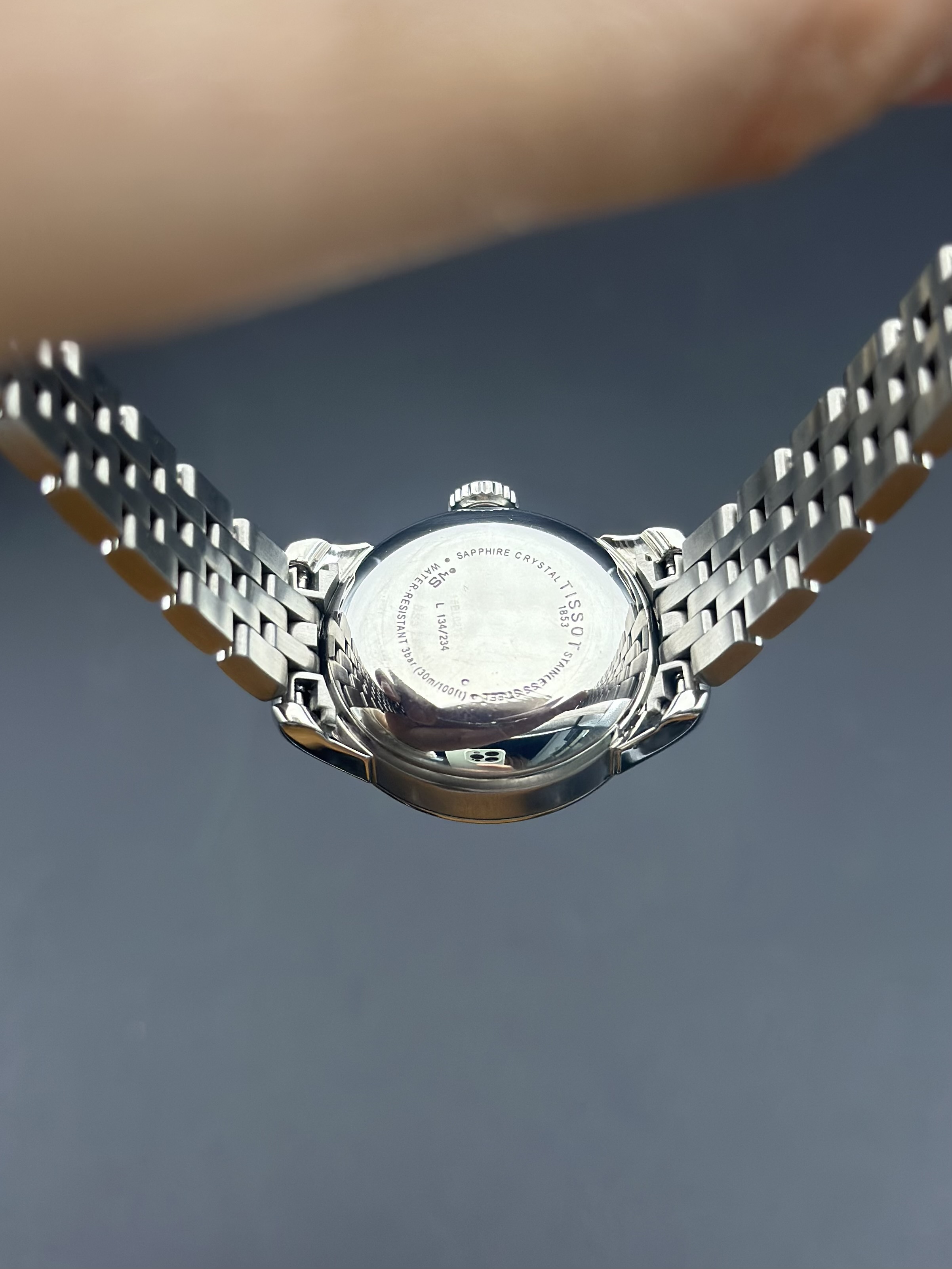 Tissot T41.1.183.54 detail 6